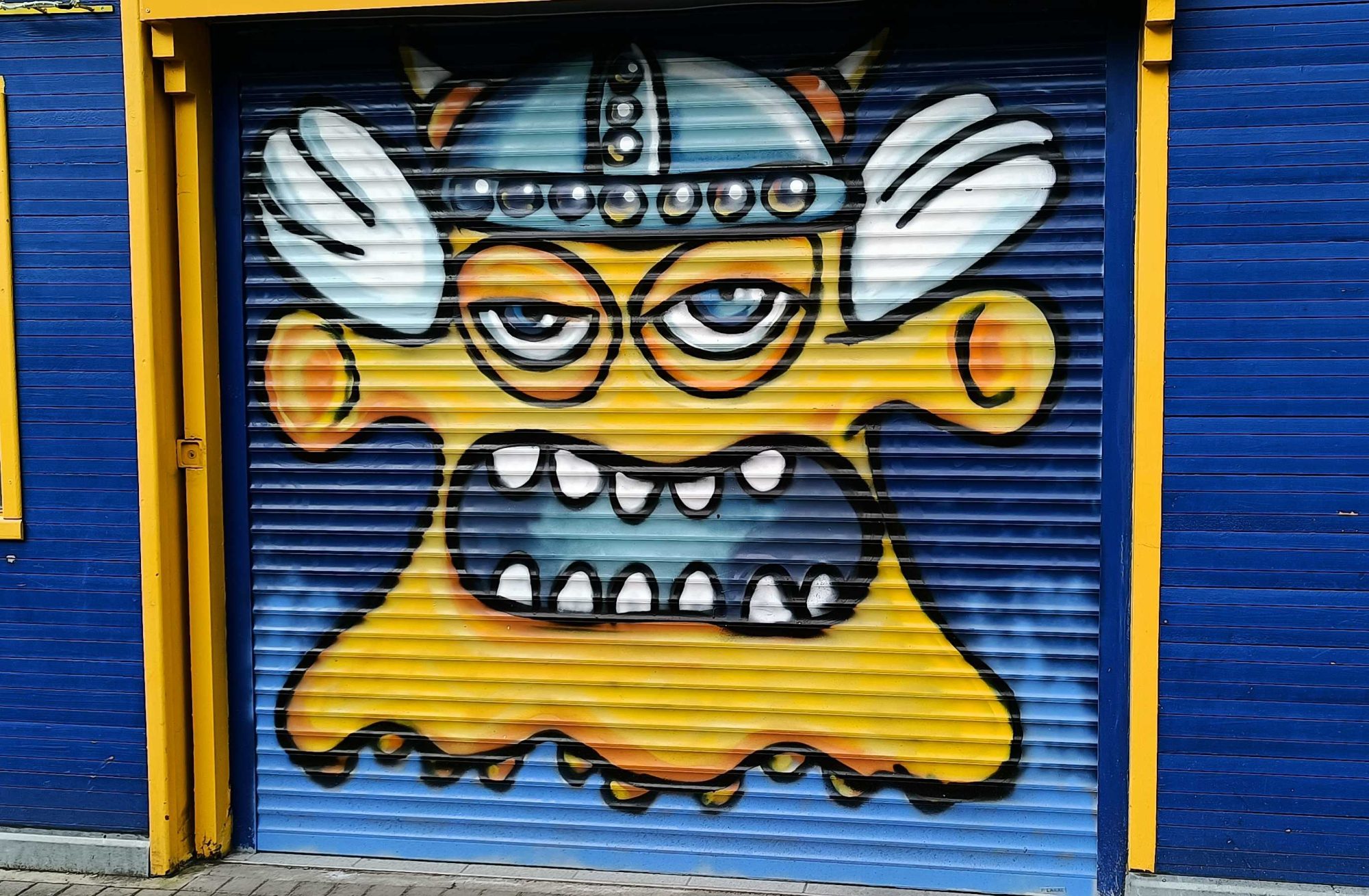 Viking Monster on Rolling Shutter — Street art in Nantes