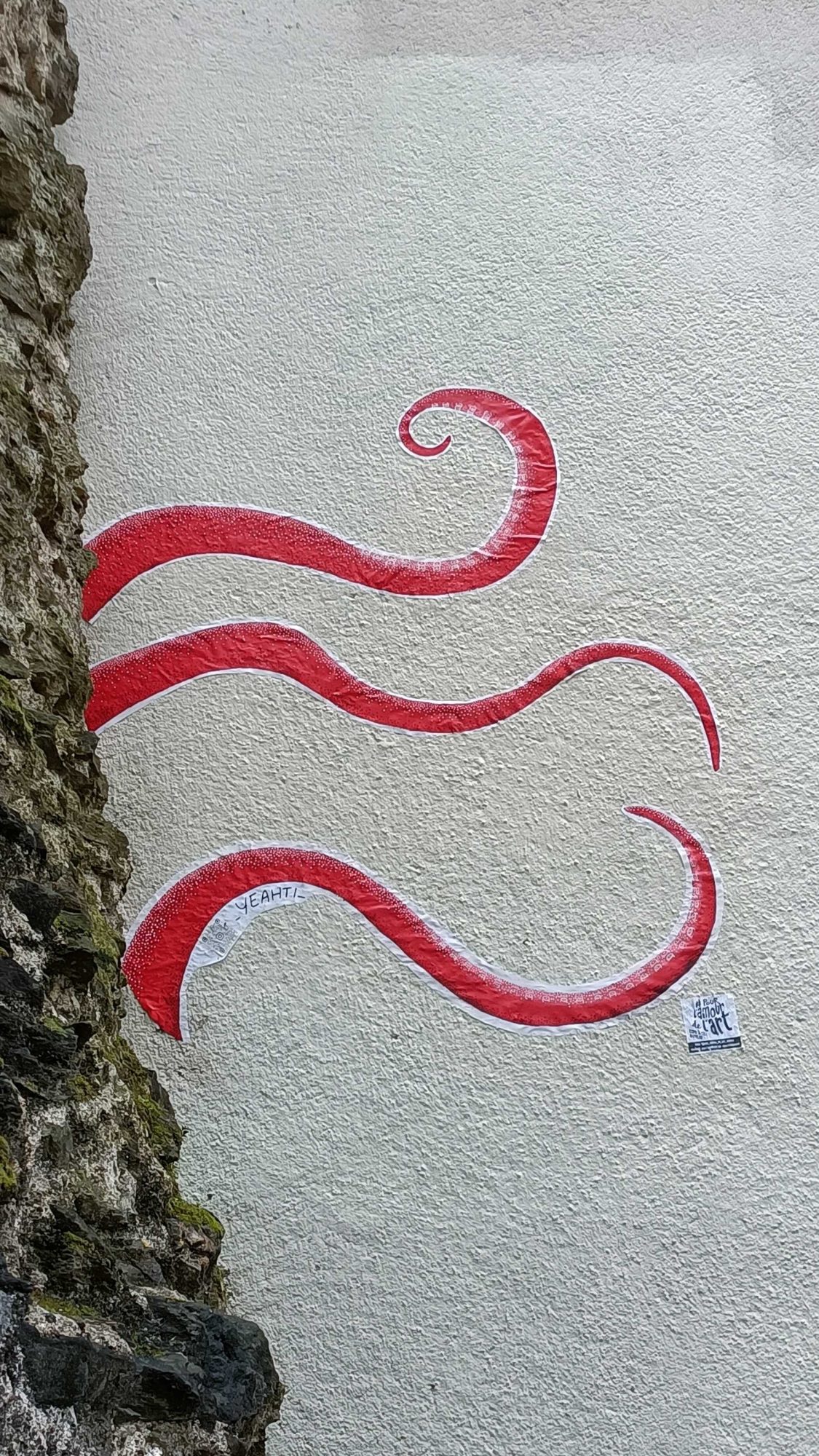 Vagues rouges abstraites — Street art à Nantes
