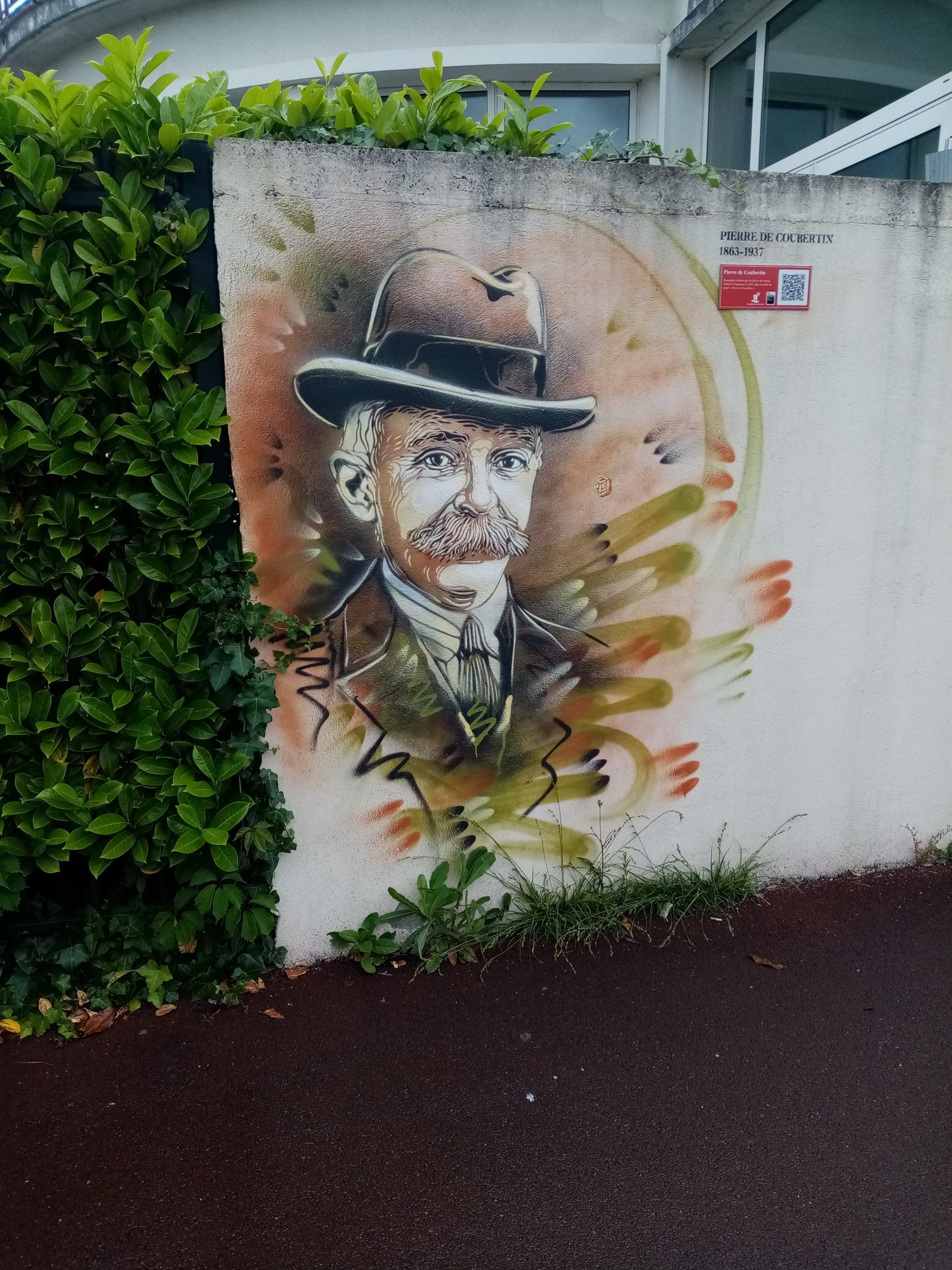 Portrait de Pierre de Coubertin — Street art de C215 à Castillon-la-Bataille