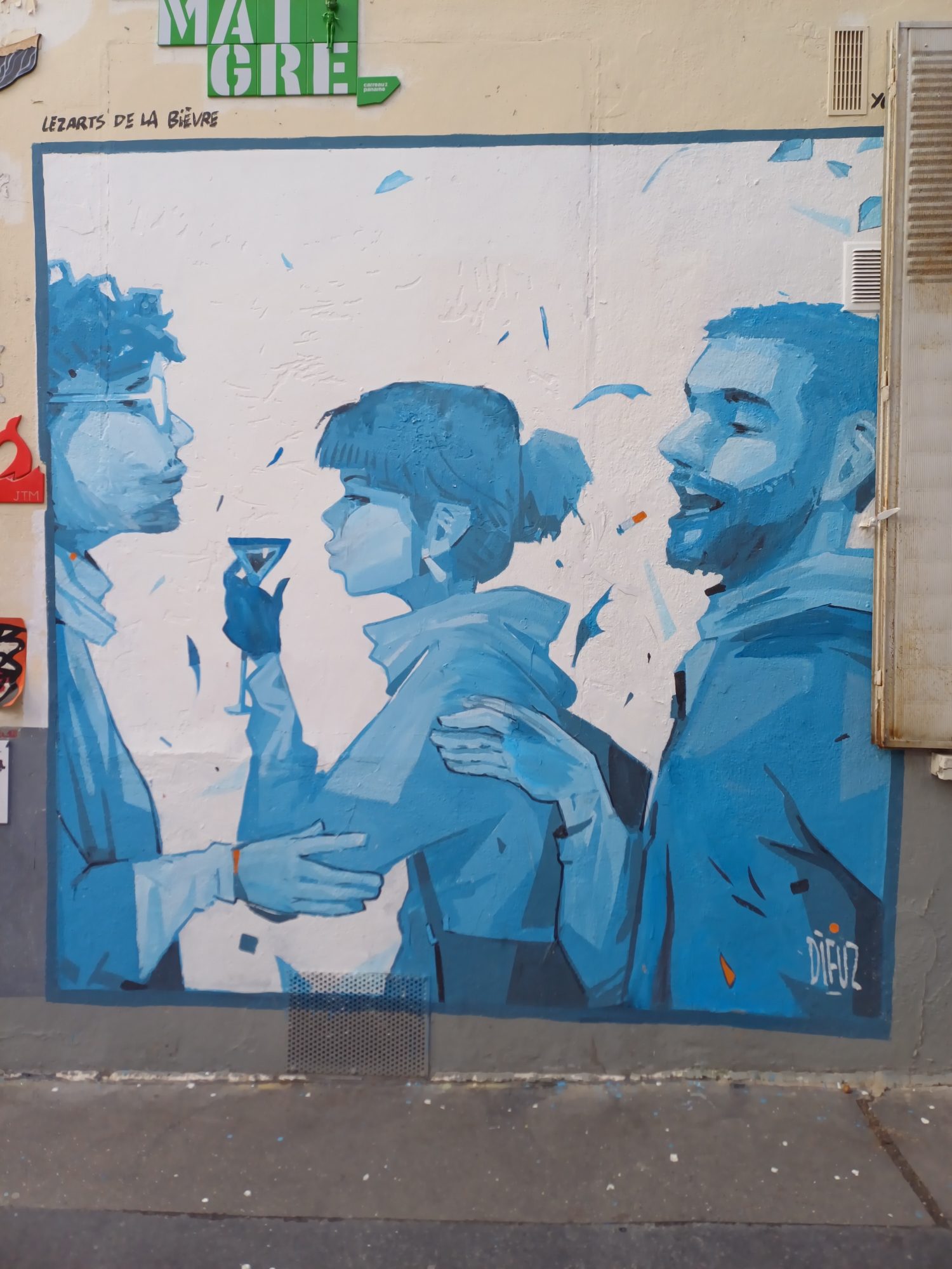 Trinquée entre amis par Difuz — Street art de Difuz à Paris