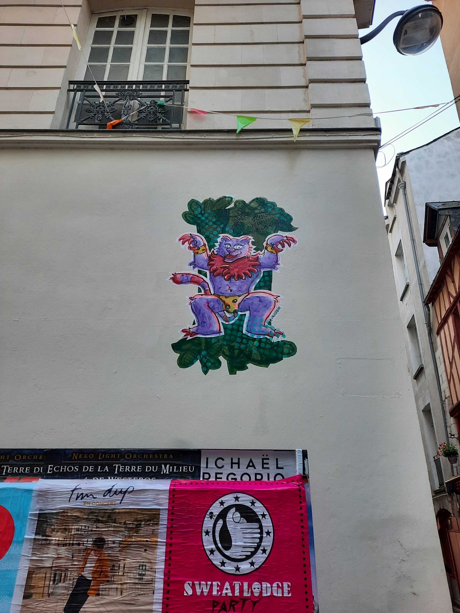 Colorful Monster on Nantes Wall — Street art in Nantes