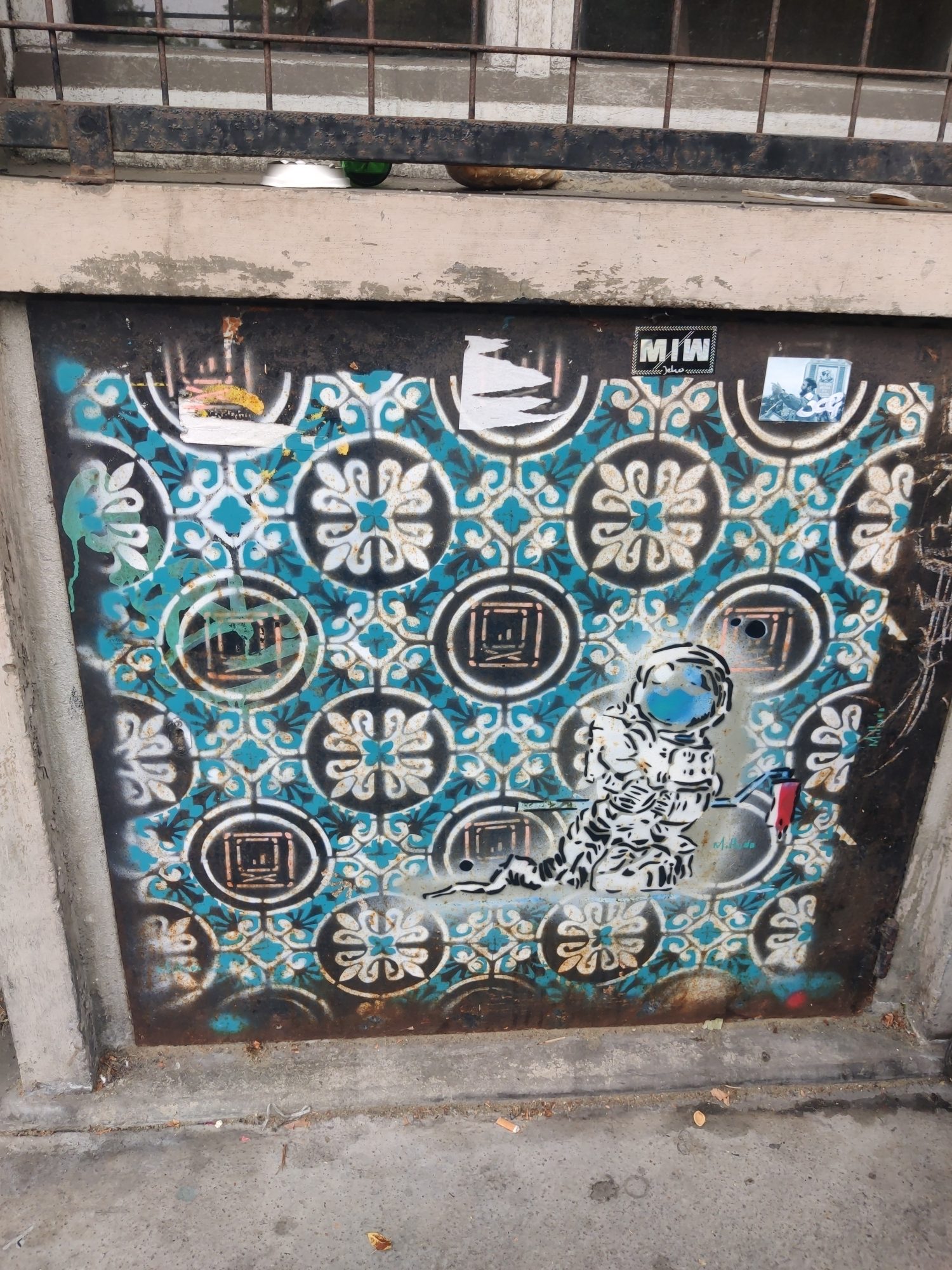 The Astronaut on Azulejos — Street art in Le Havre