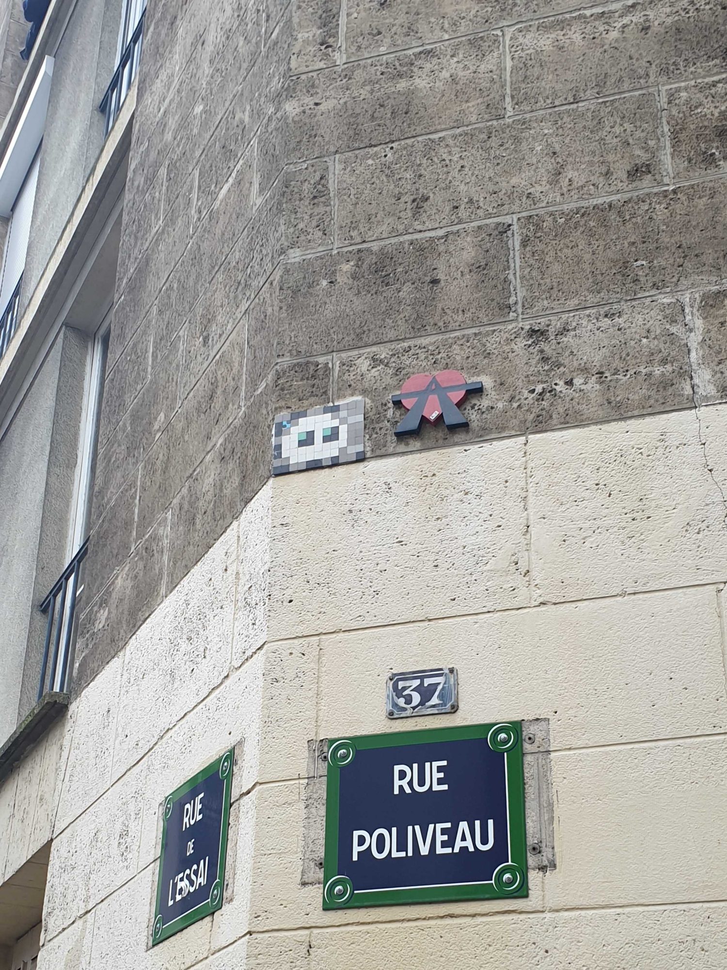Duo de mosaïques par A2 — Street art de A2 à Paris