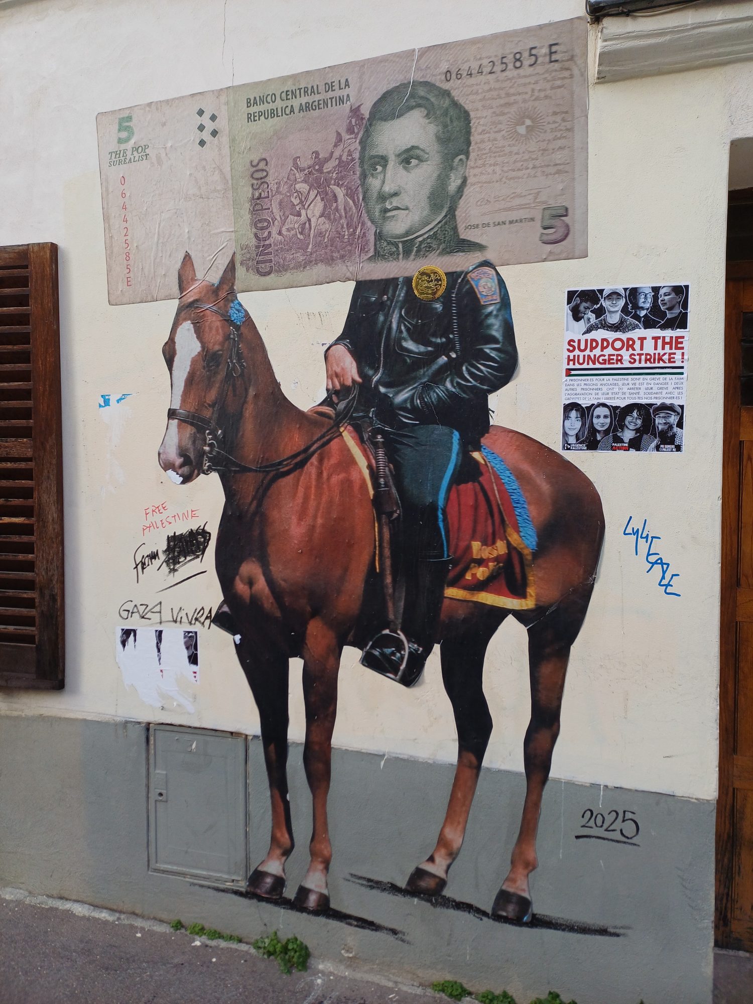 Cavalier au billet argentin — Street art à Paris