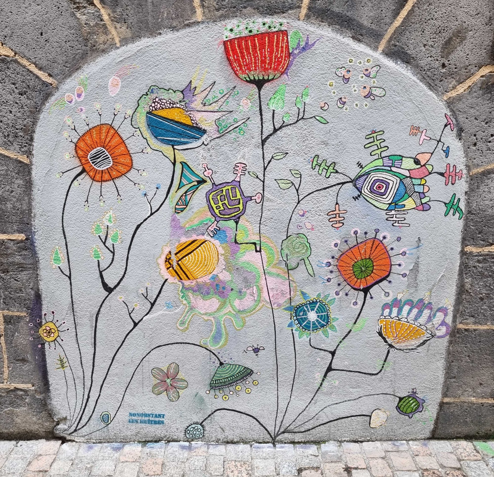 Jardin fantastique aux fleurs et oiseaux — Street art à Clermont-Ferrand