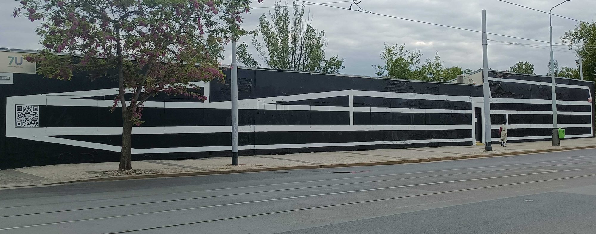 Black and White Optical Lines — Street art by Karel Štědrý in Prague