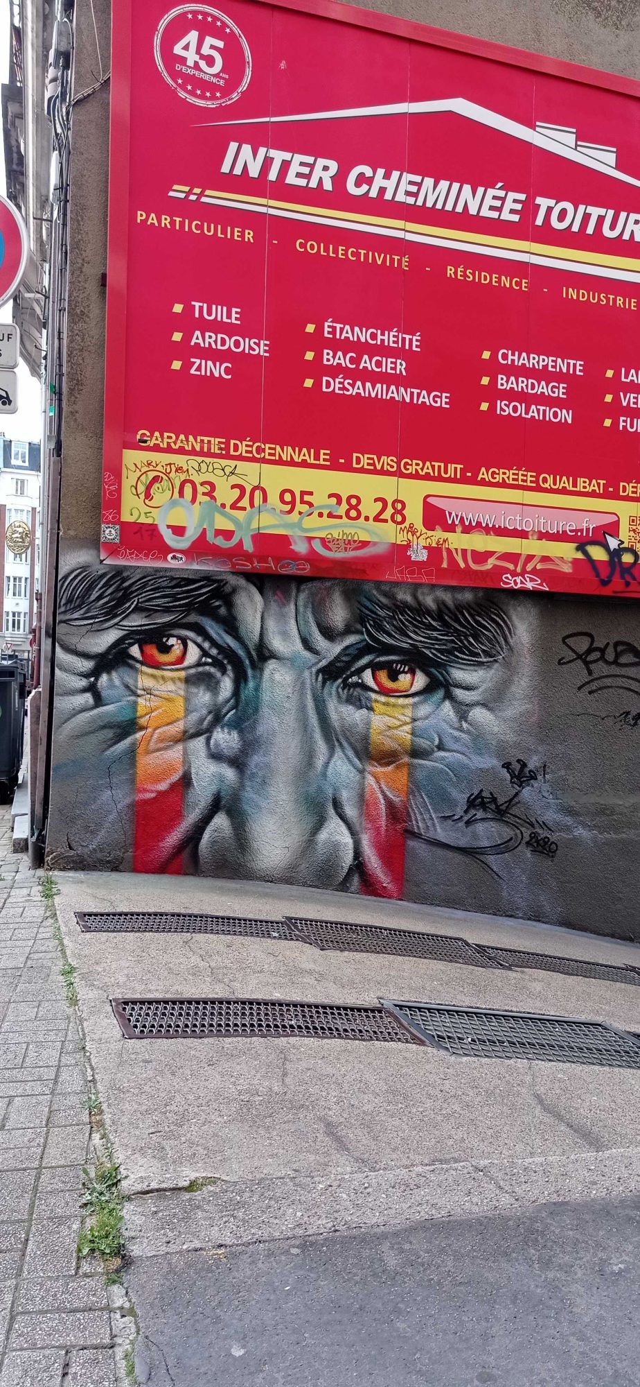 Le visage aux yeux d'ambre — Street art à Lille