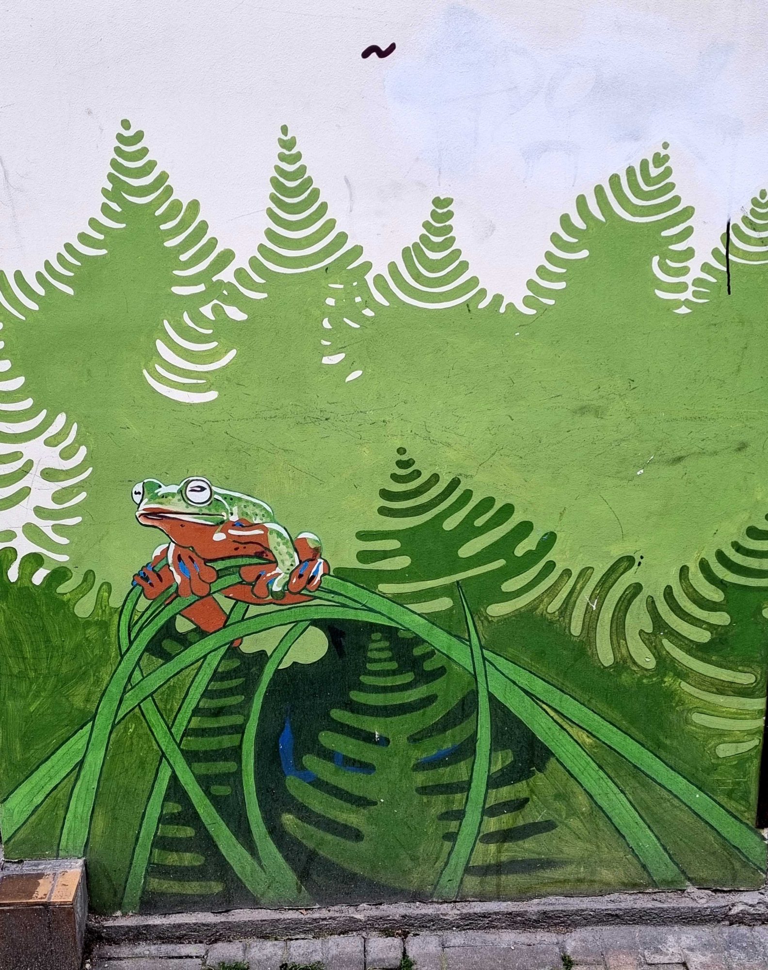 Tree Frog on Tall Grasses — Street art in Grenoble