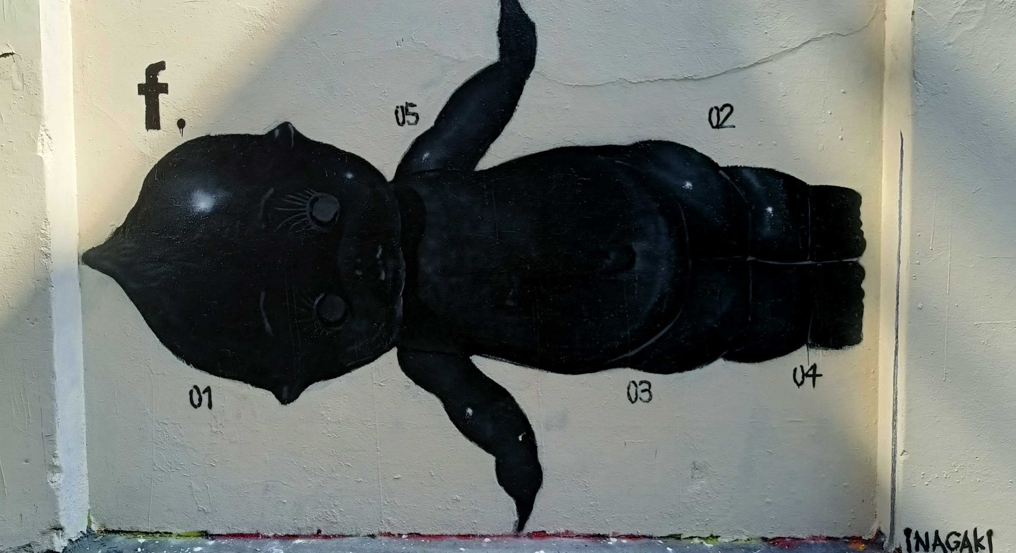 Poupée Kewpie noire par Inagaki — Street art de Inagaki à London