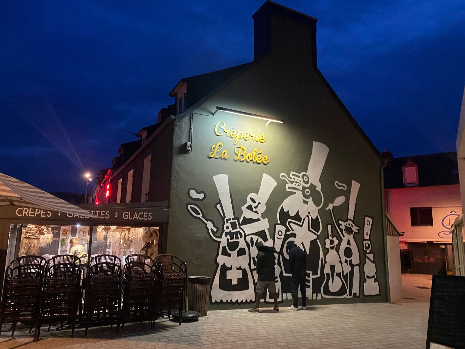 Krampouez, la fresque de la crêperie — Street art de Frob à Crozon