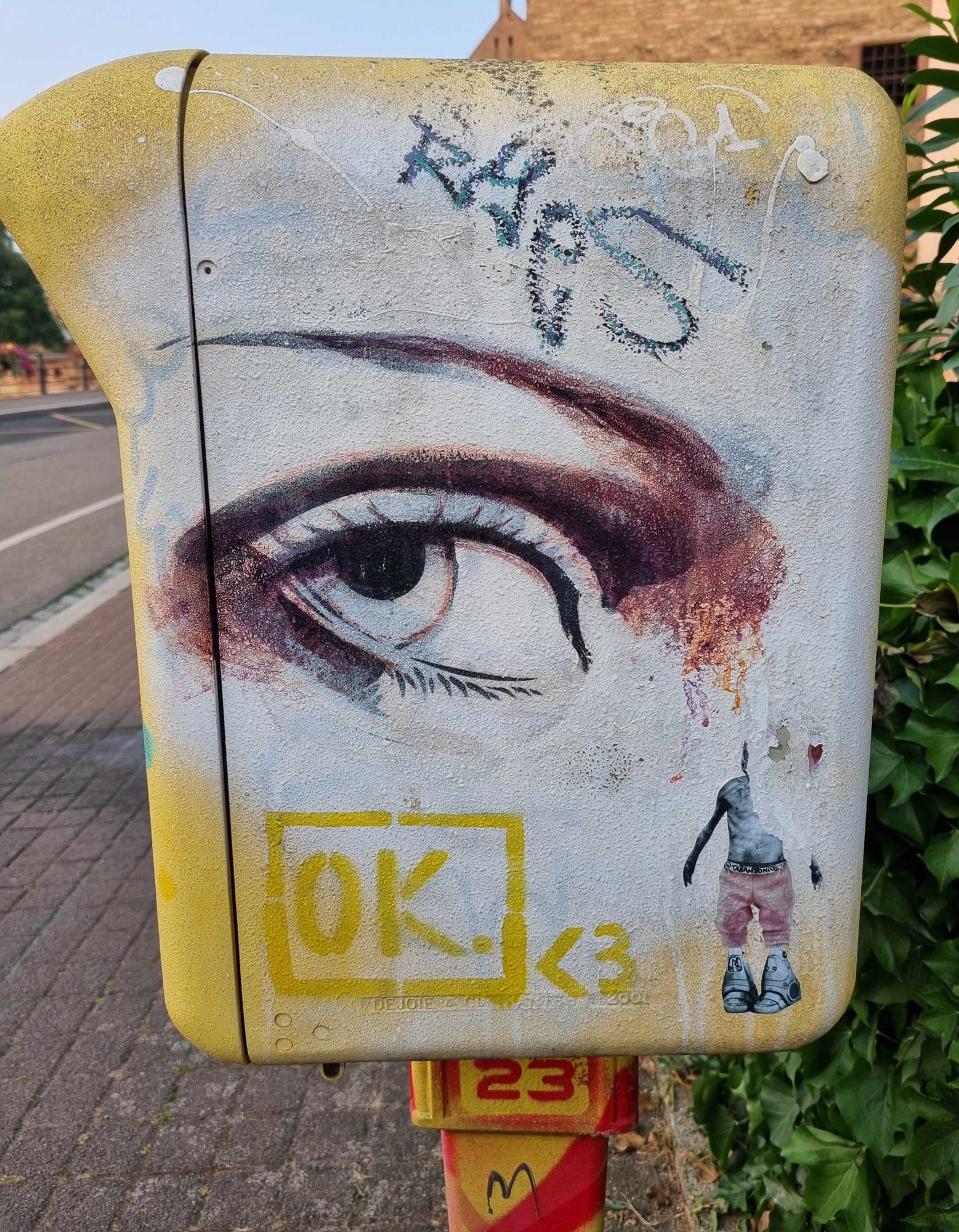 Oeil féminin — Street art à Strasbourg