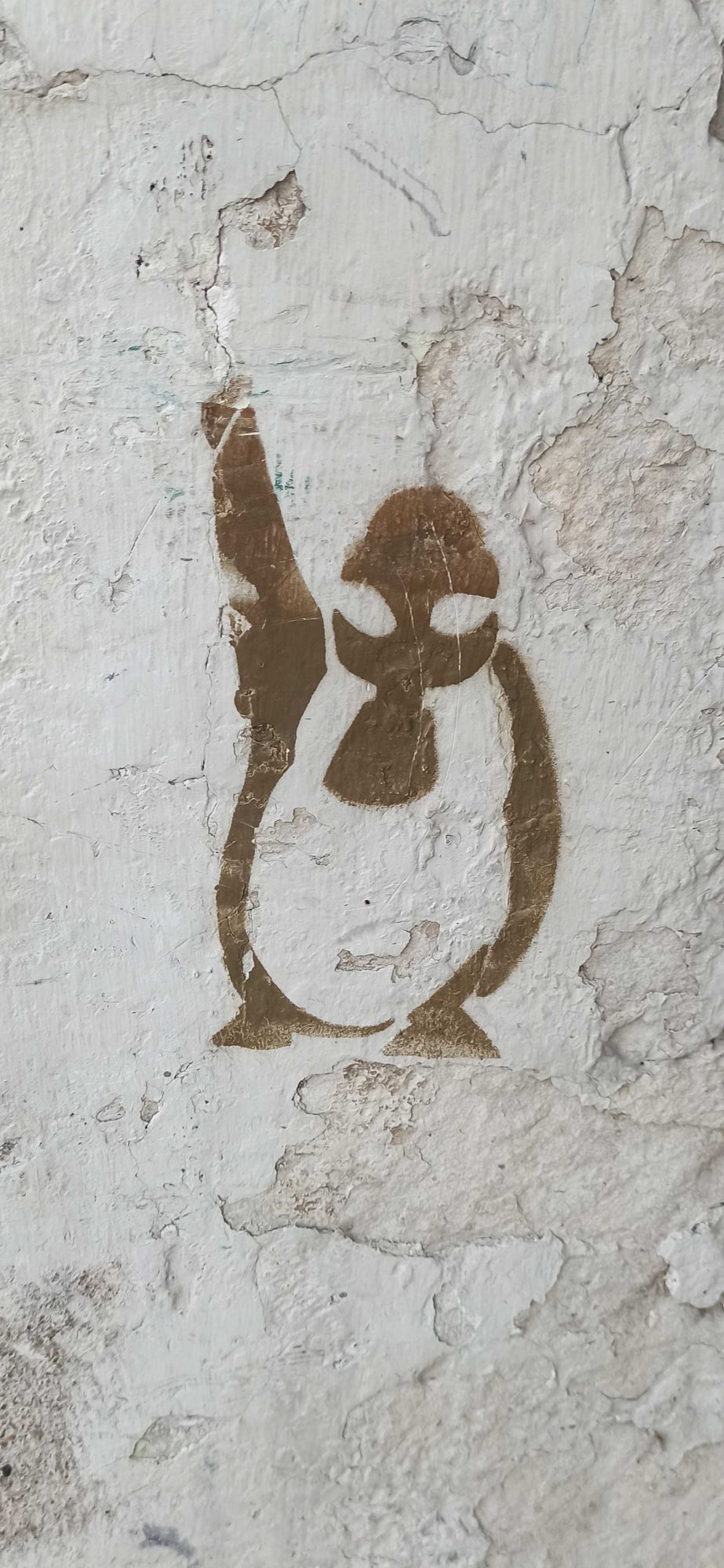 Penguin Stencil in Blois — Street art in Blois