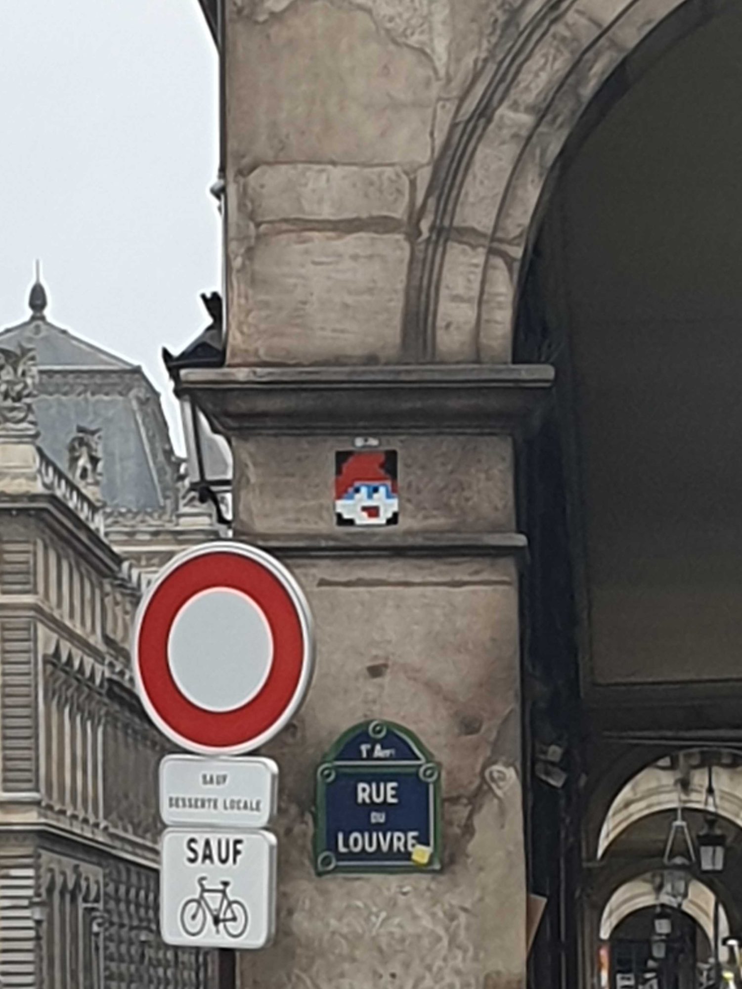 Papa Smurf Mosaic — Street art in Paris