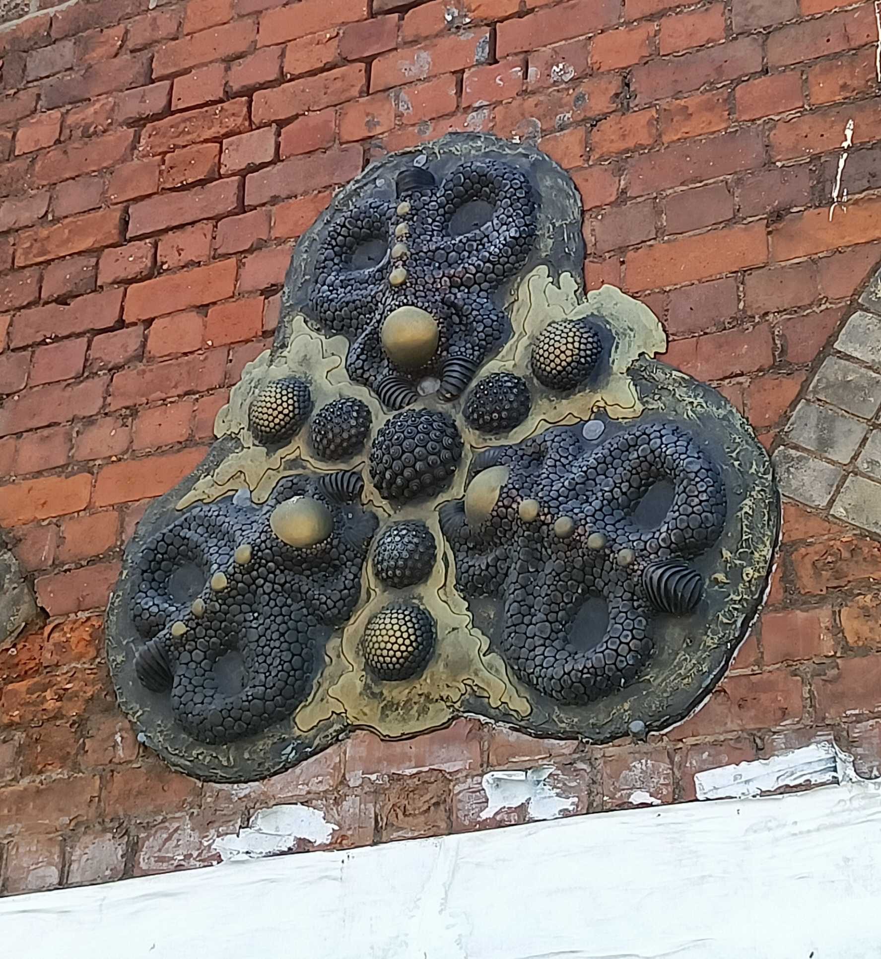 Sculpture 3D pointillée texture gris bleu — Street art à London