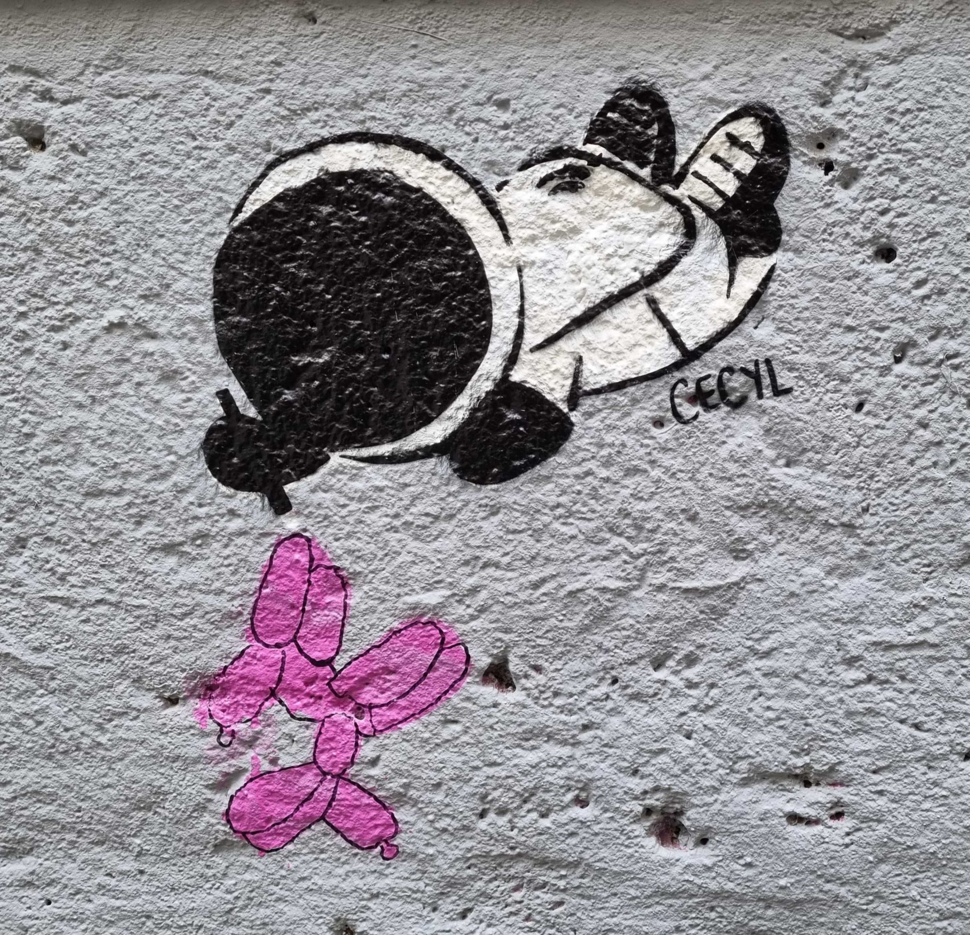 Lunaire gardienne de fleurs — Street art à Clermont-Ferrand
