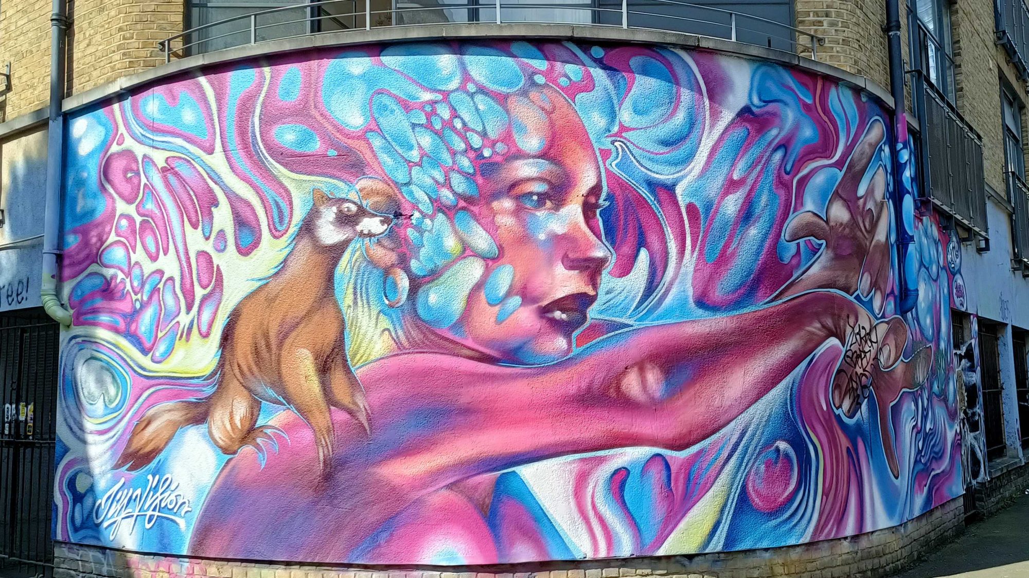 La femme et le furet par Jim Vision — Street art de Jim Vision à London