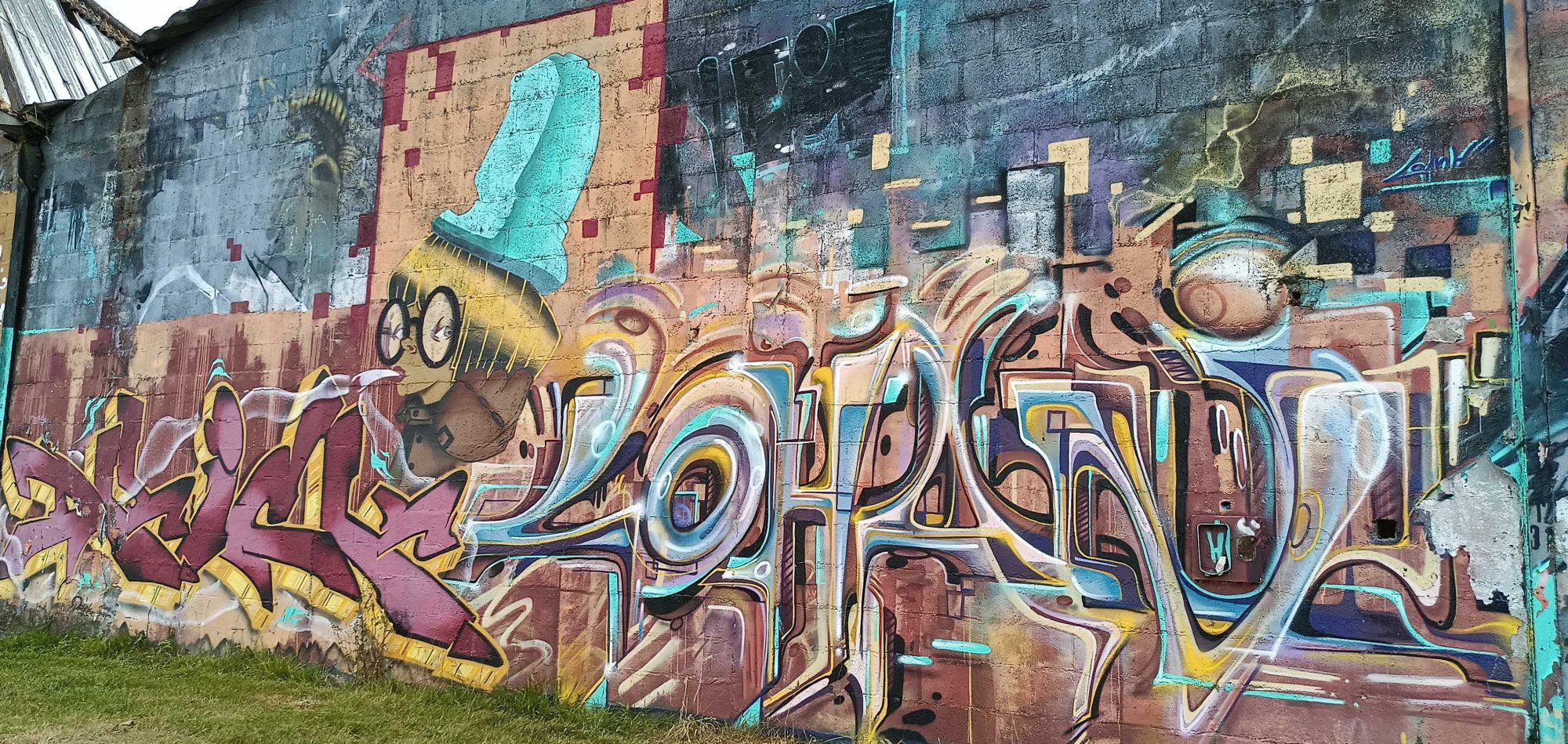 Urban Lettering and Cartoon Character — Street art in Saint-Nicolas-de-Redon