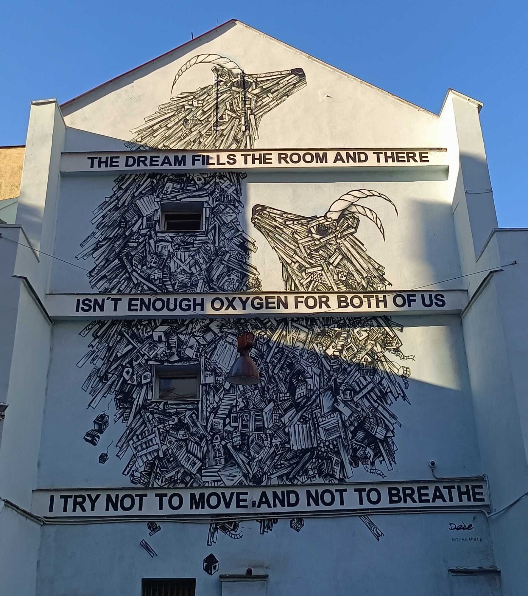 Le Rêve et l'Oxygène — Street art de Dede, Nitzan Mintz à Prague