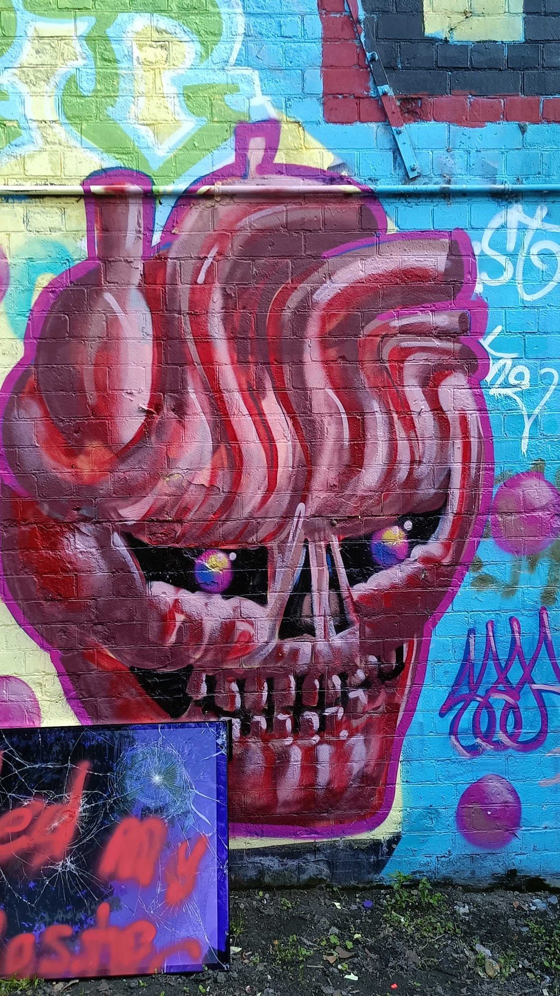 Crâne crémeux psychédélique — Street art à London