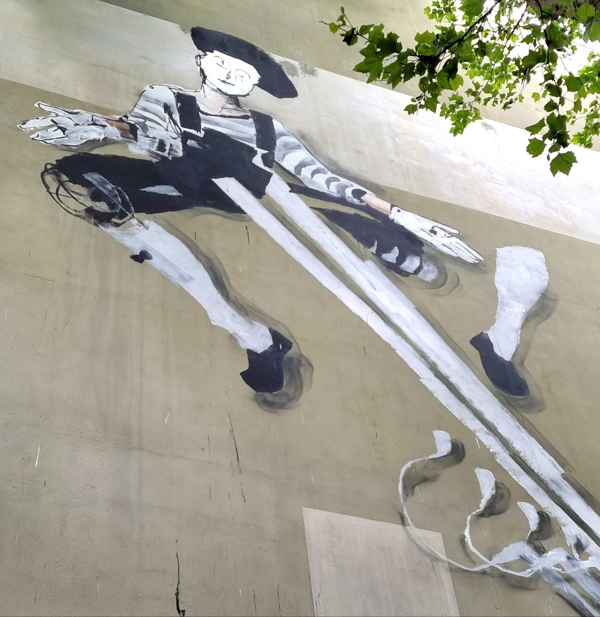 Le mime aux bras tendus — Street art de Anthony Lister à Grenoble