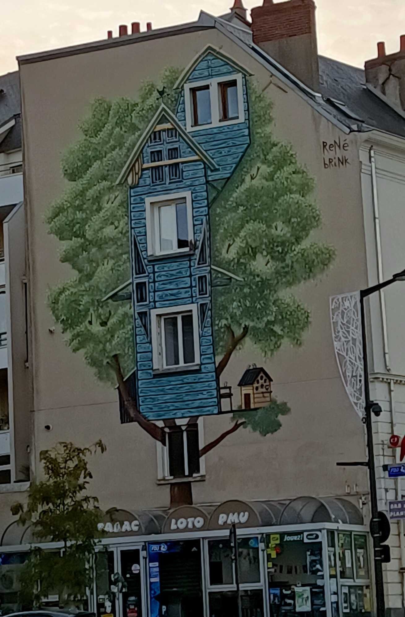 House in the Tree, René Brink — Street art in Angers