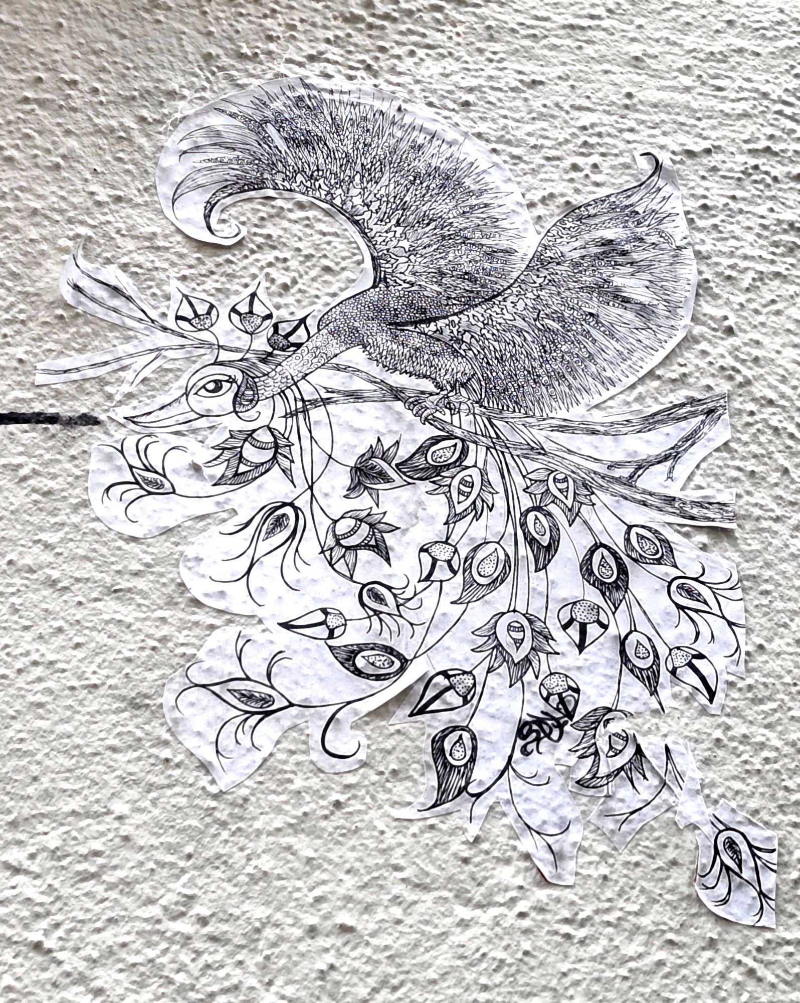 Oiseau fantastique aux yeux-plumes — Street art à Clermont-Ferrand