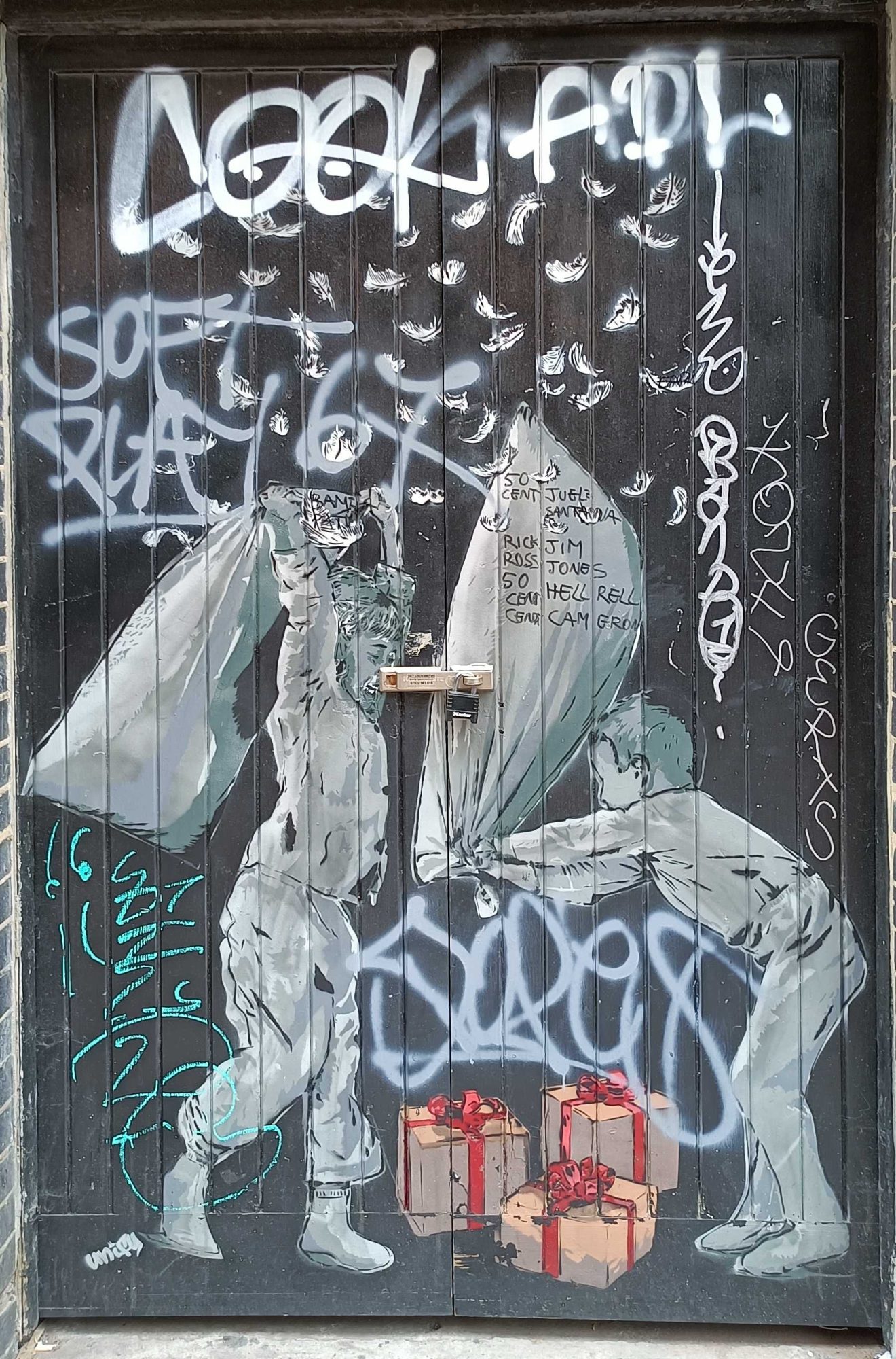 Angels and gifts — Street art in London