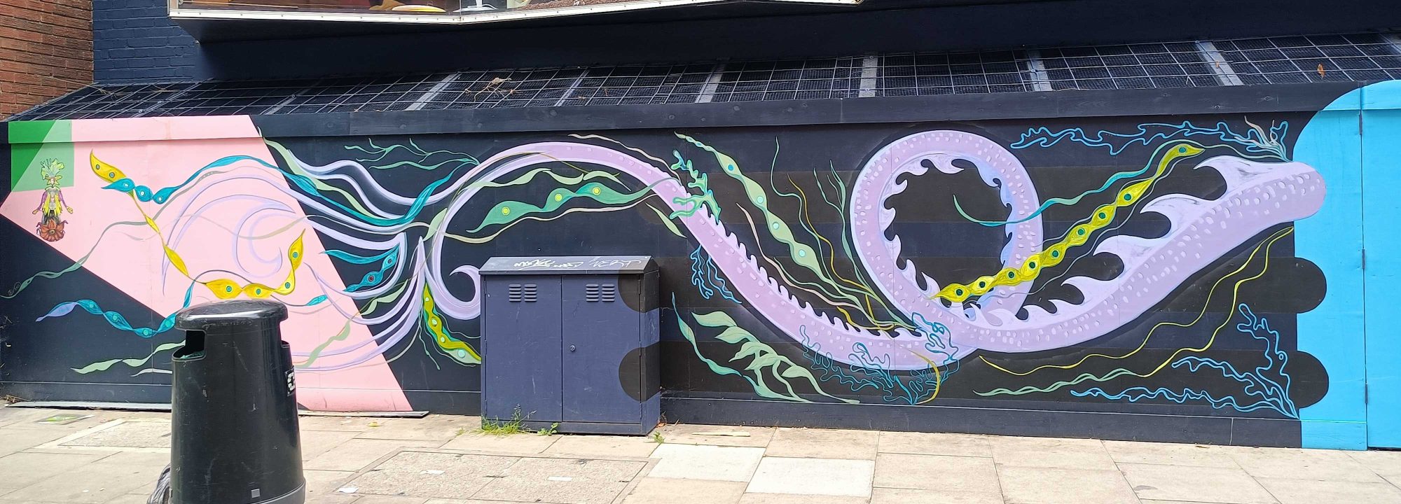Formes ondulantes — Street art à London