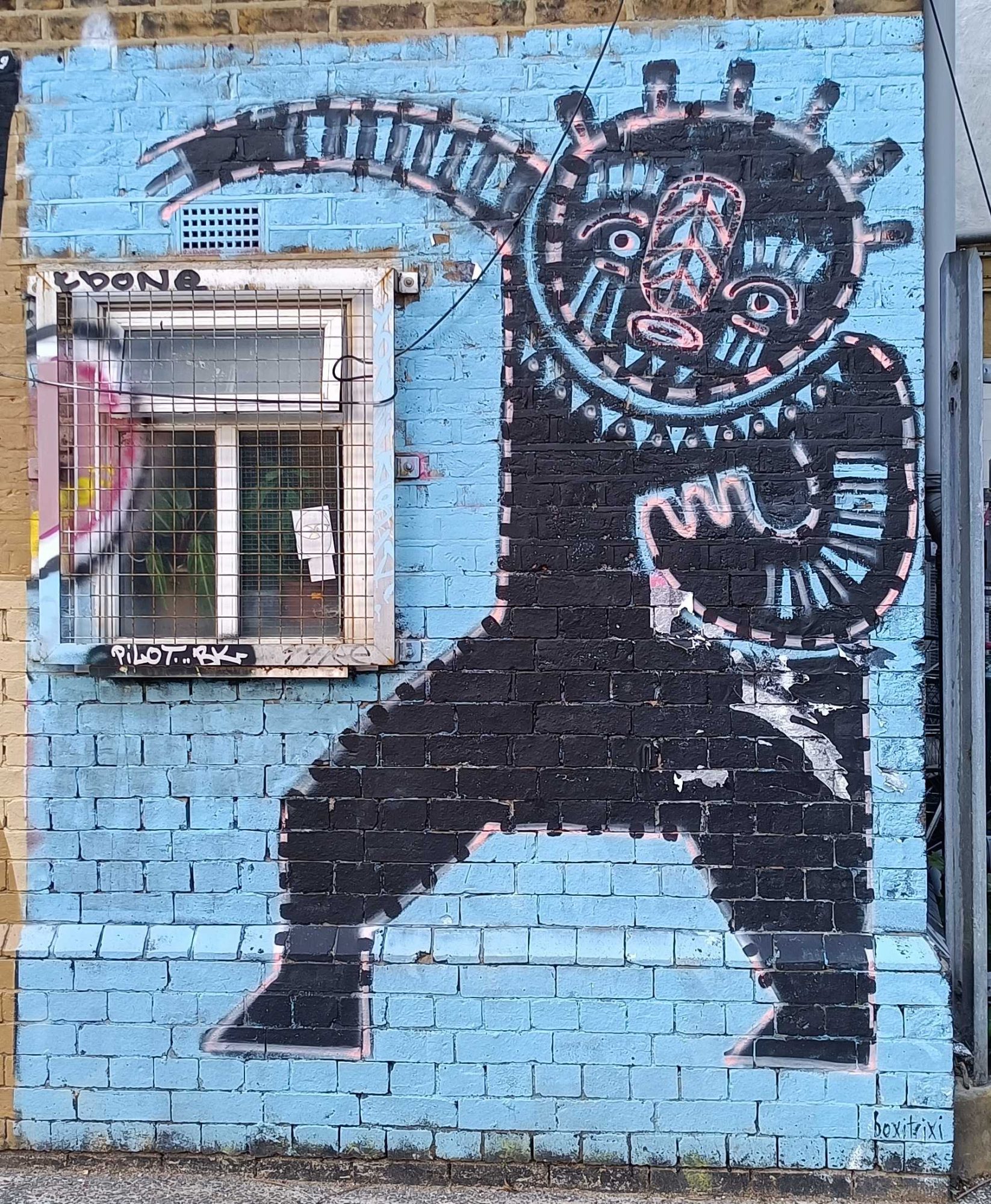 Créature géométrique — Street art à London