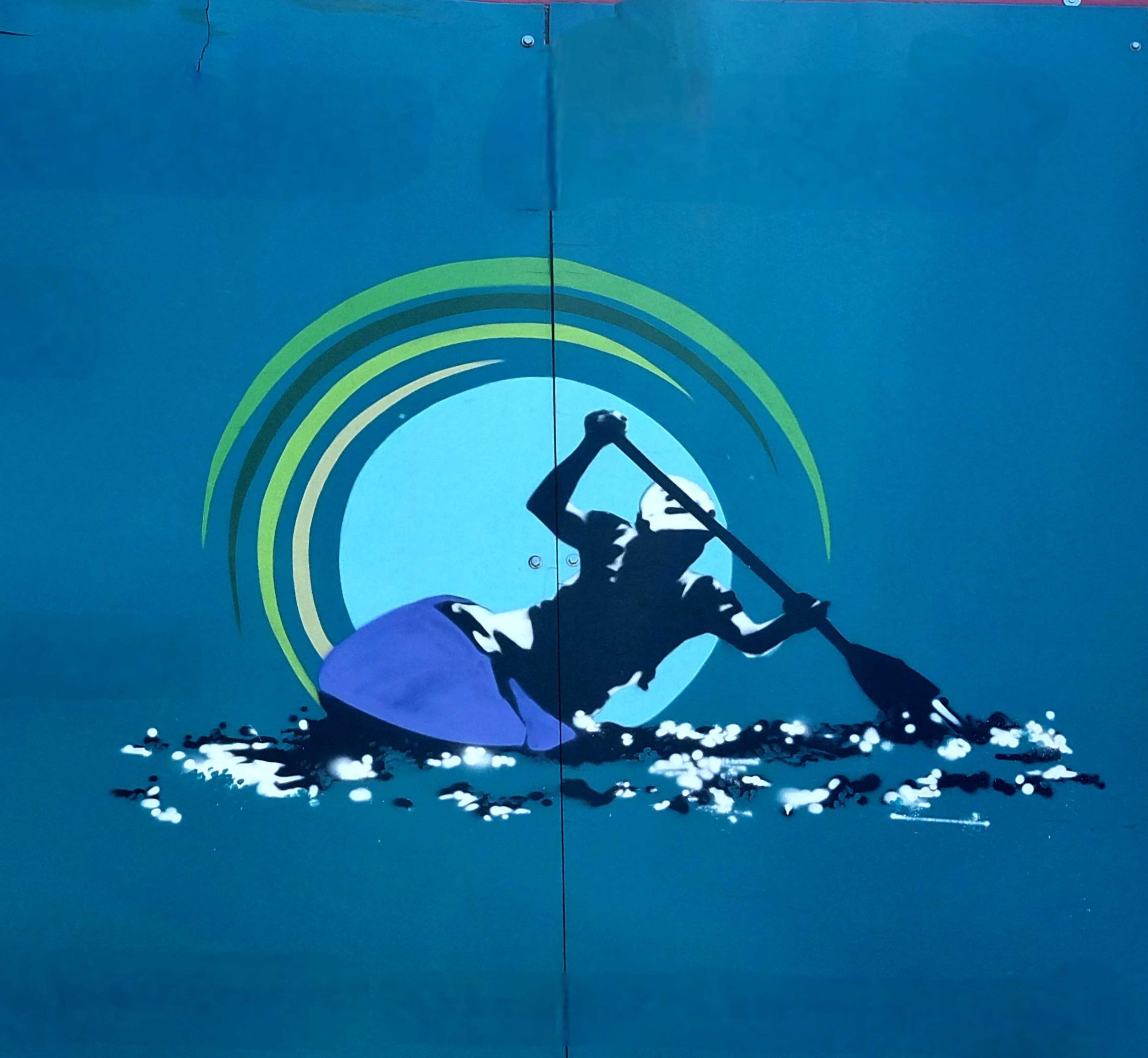Le kayakiste dans les remous — Street art à Vallon-Pont-d'Arc
