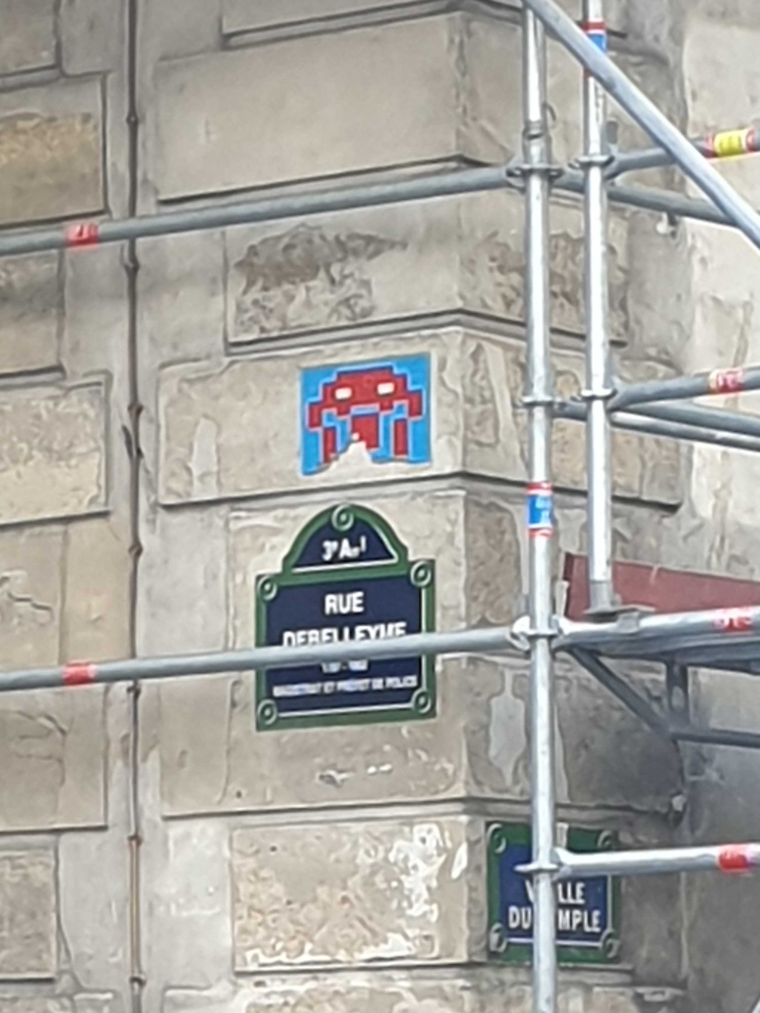 PA_696, Space Invader on 18 Rue Debelleyme — Street art by Invader in Paris