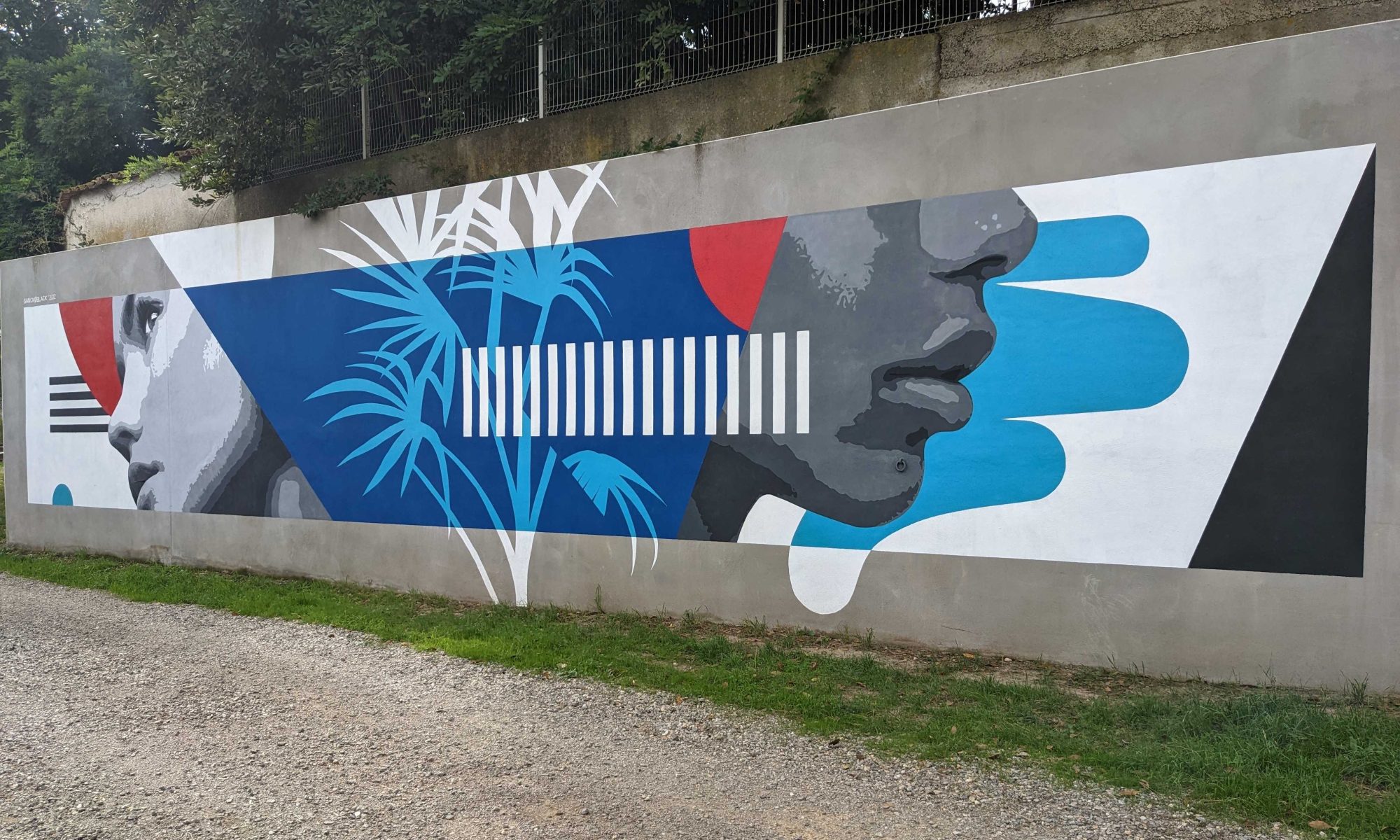 Duality of Profiles in Sérignan — Street art in Sérignan