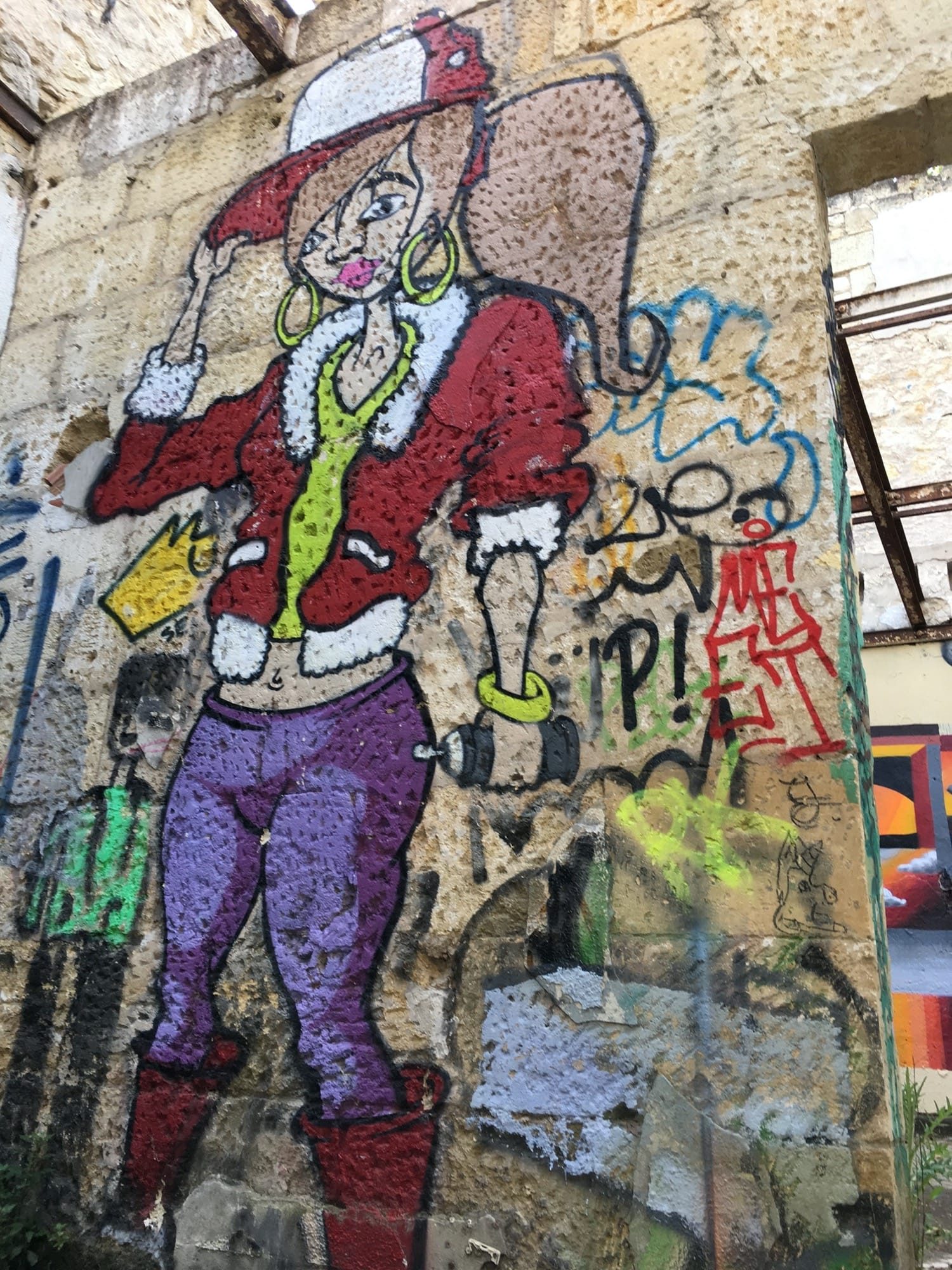 Pirate girl with umbrella — Street art in Bordeaux