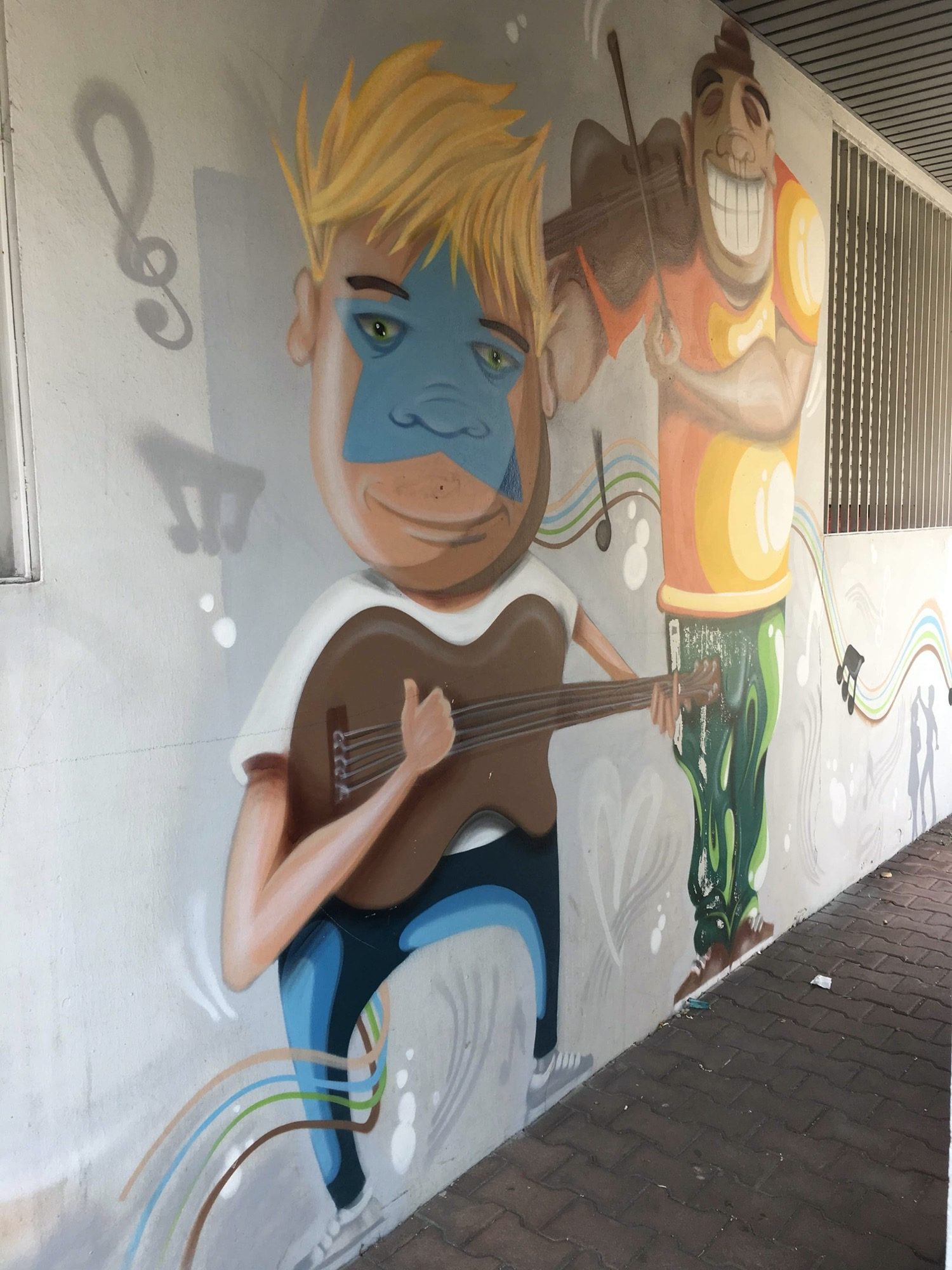 Musiciens cartoon colorés — Street art à Bordeaux
