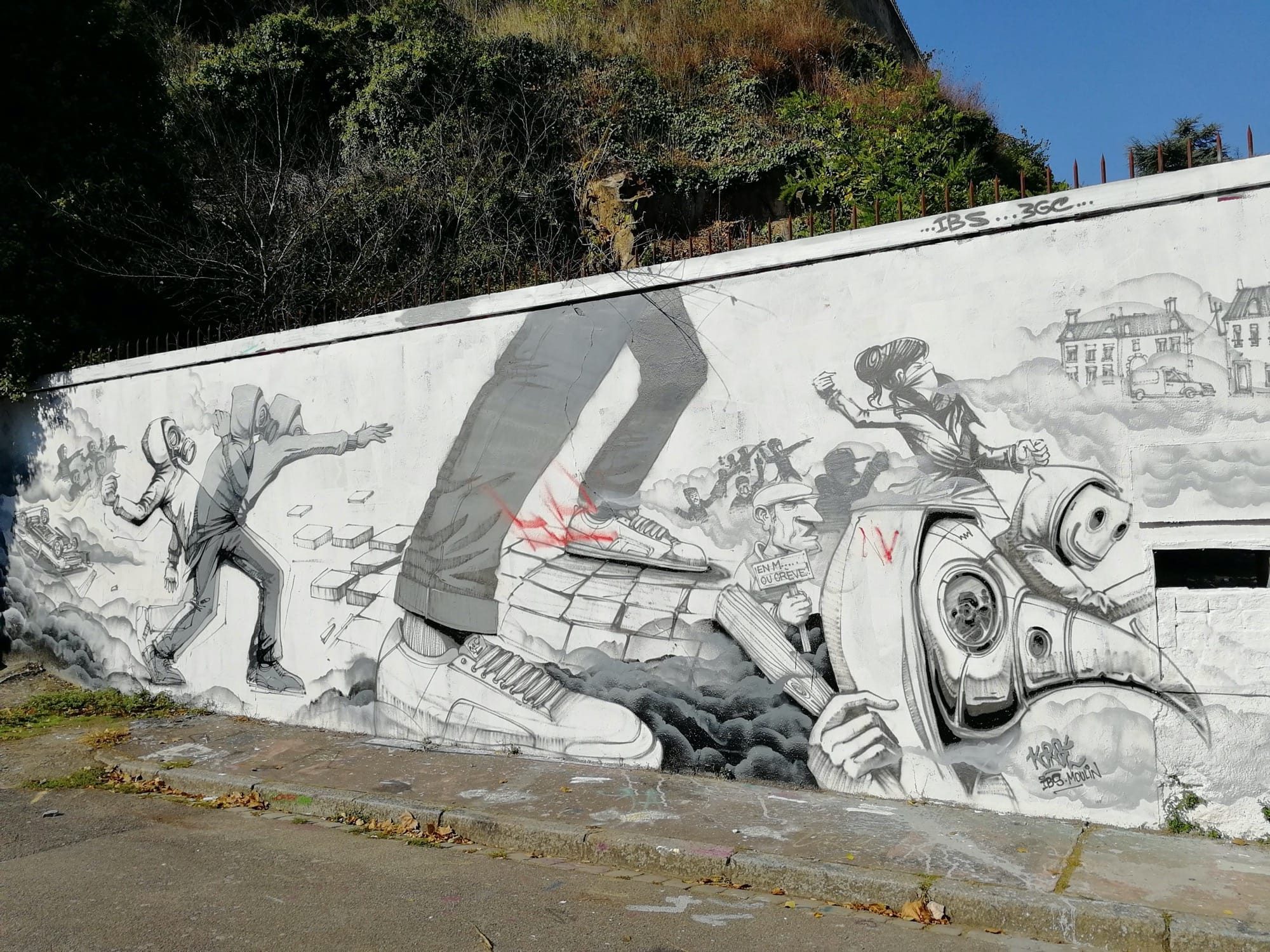 The Revolt - Street Scene — Street art in Nantes
