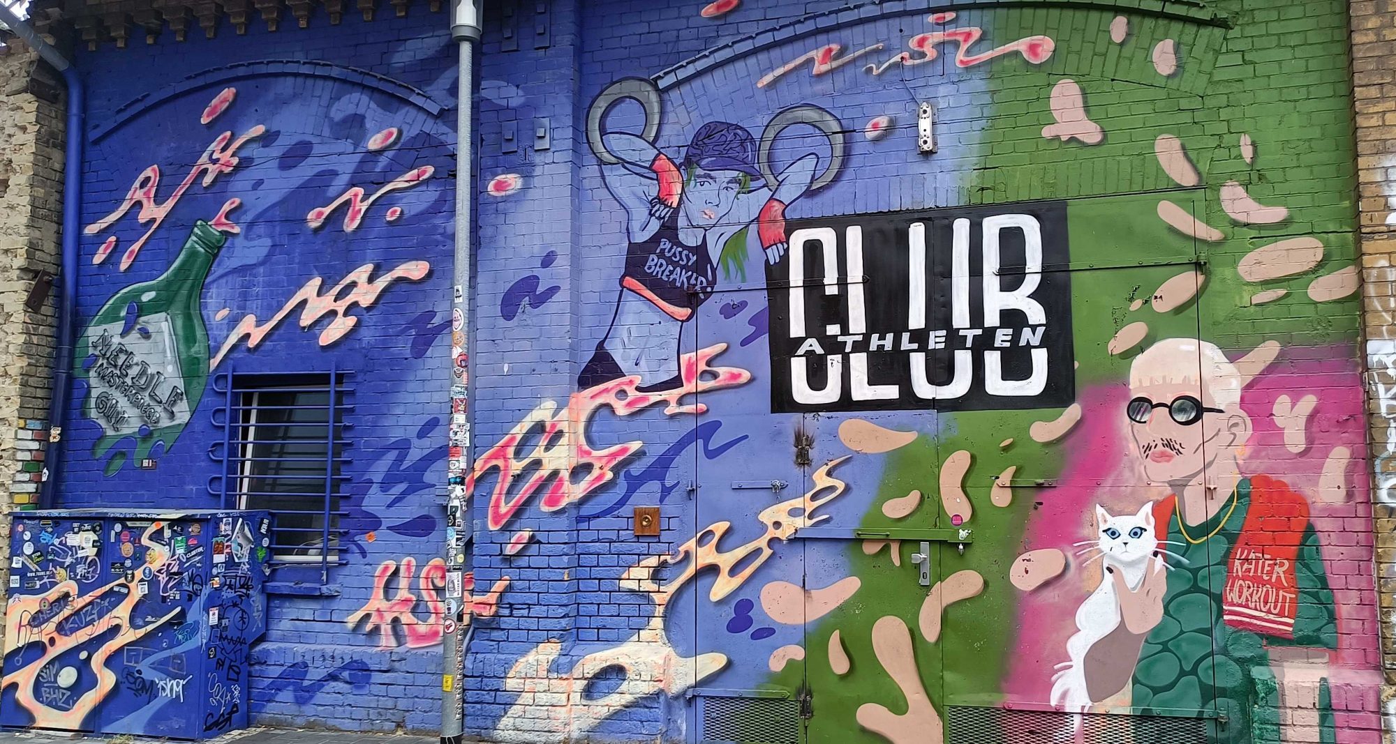 Fresque colorée du Club Athleten Berlin — Street art à Berlin