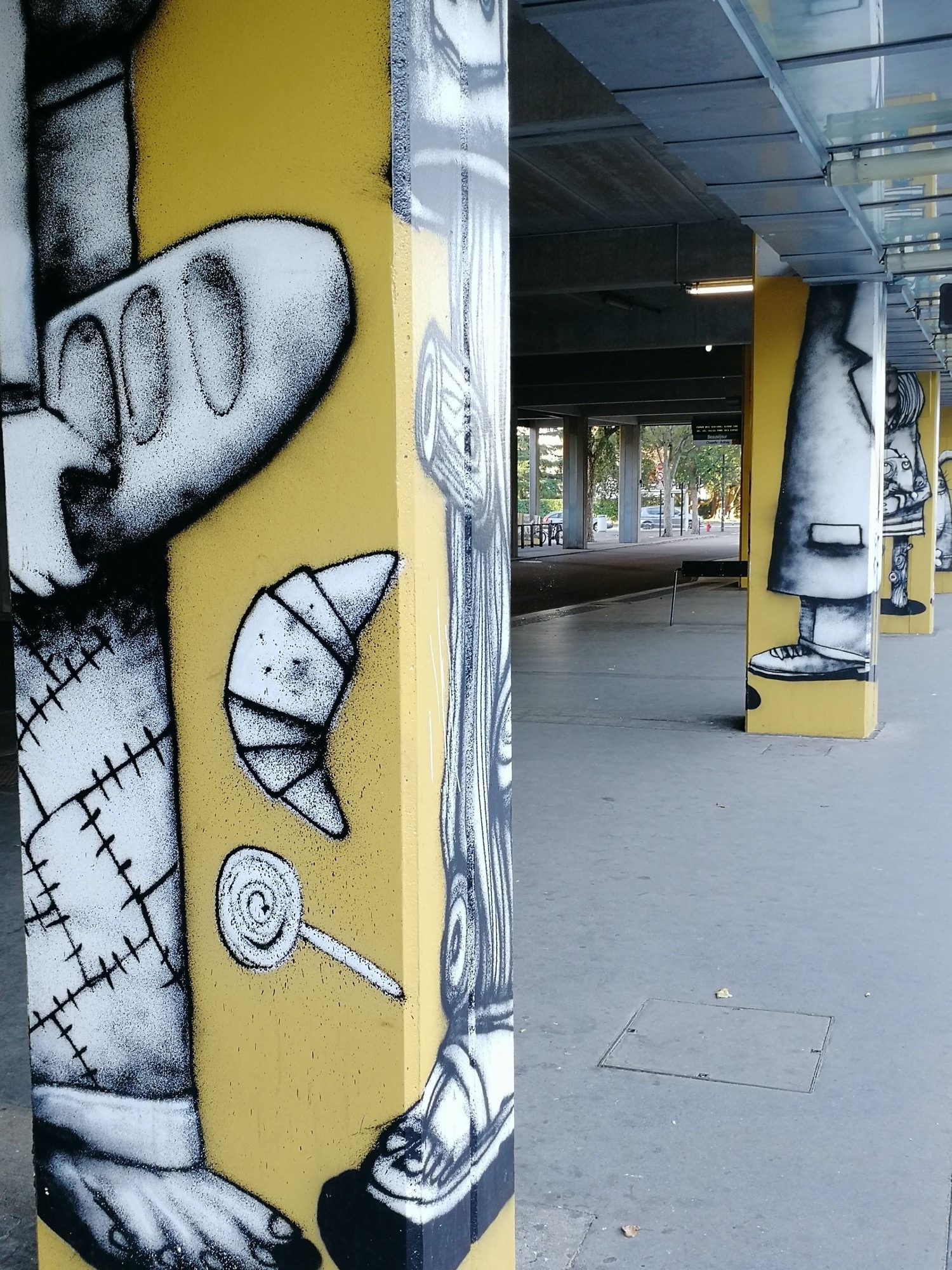 Hands and Sweets, Beauséjour Pillar — Street art by Semor, Ador in Saint-Herblain