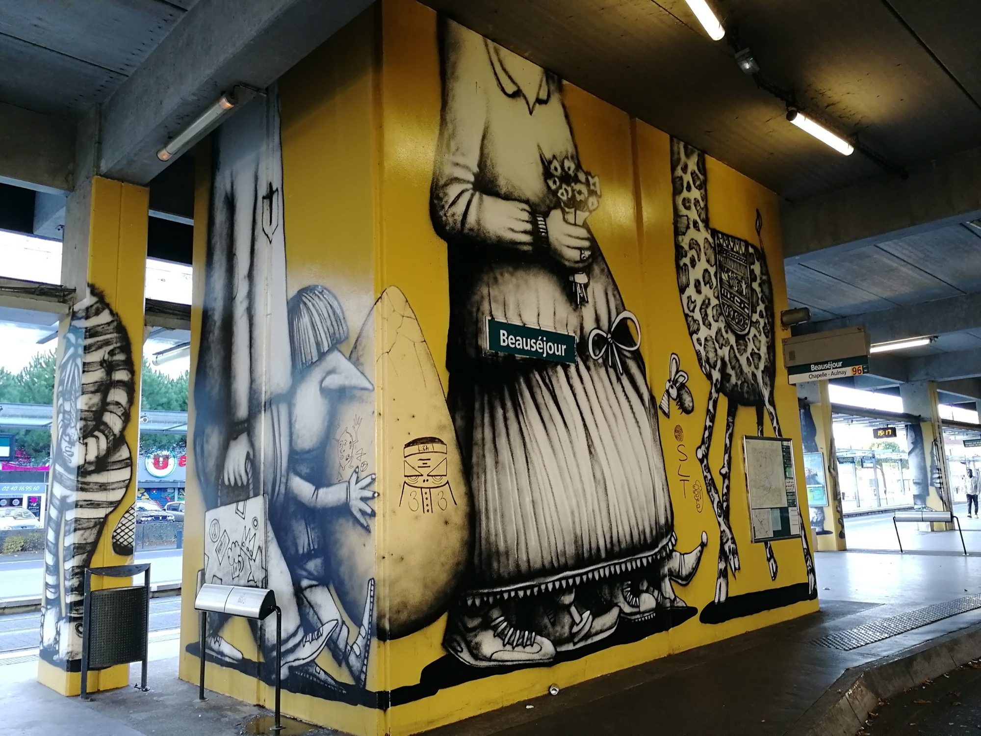 Lady with Flowers and Giraffe, Beauséjour — Street art by Semor, Ador in Saint-Herblain