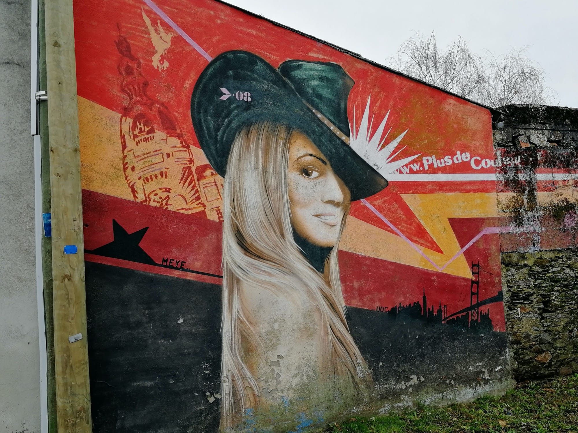 Woman with Hat, Meyer — Street art by Meyer in Saint-Sébastien-sur-Loire