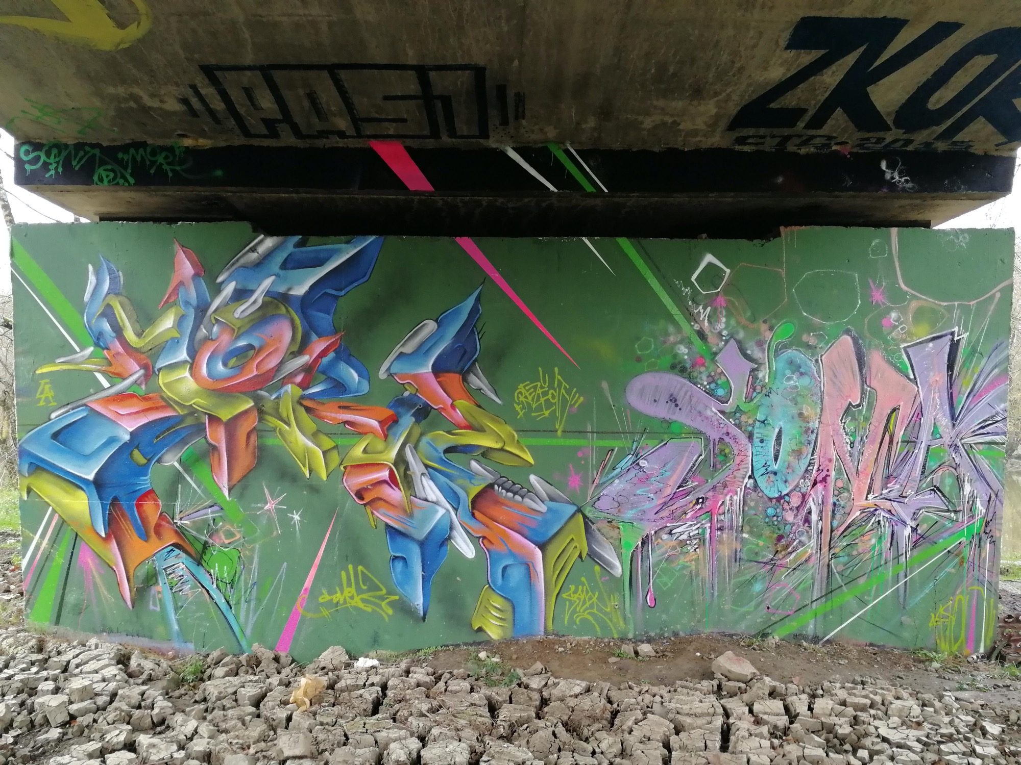 Wildstyle aux fleurs de cerisier — Street art à Rezé