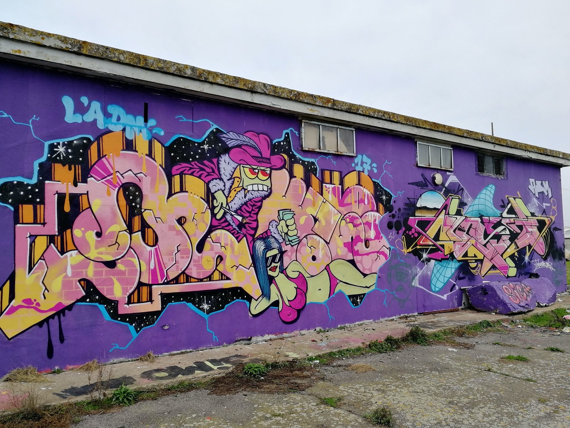 Wildstyle violet au Quai Wilson — Street art à Nantes