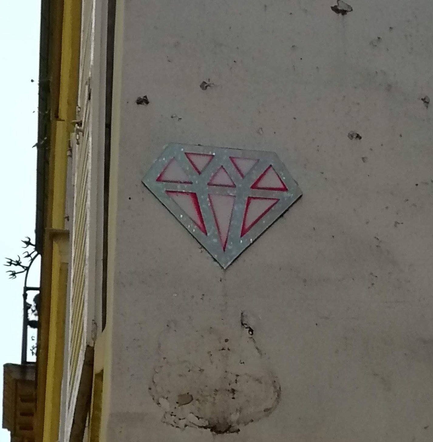 Pearlescent Pink Diamond — Street art by Le Diamantaire in Paris