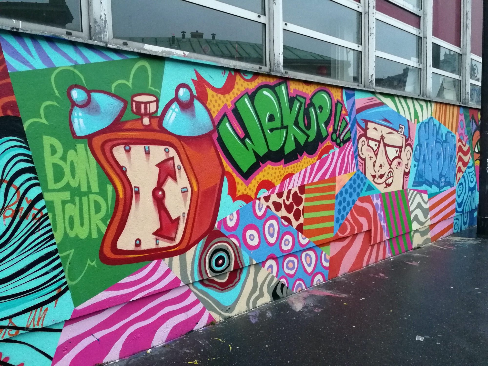 Red Alarm Clock WEK UP — Street art by Toys Daniel, Omik in Paris