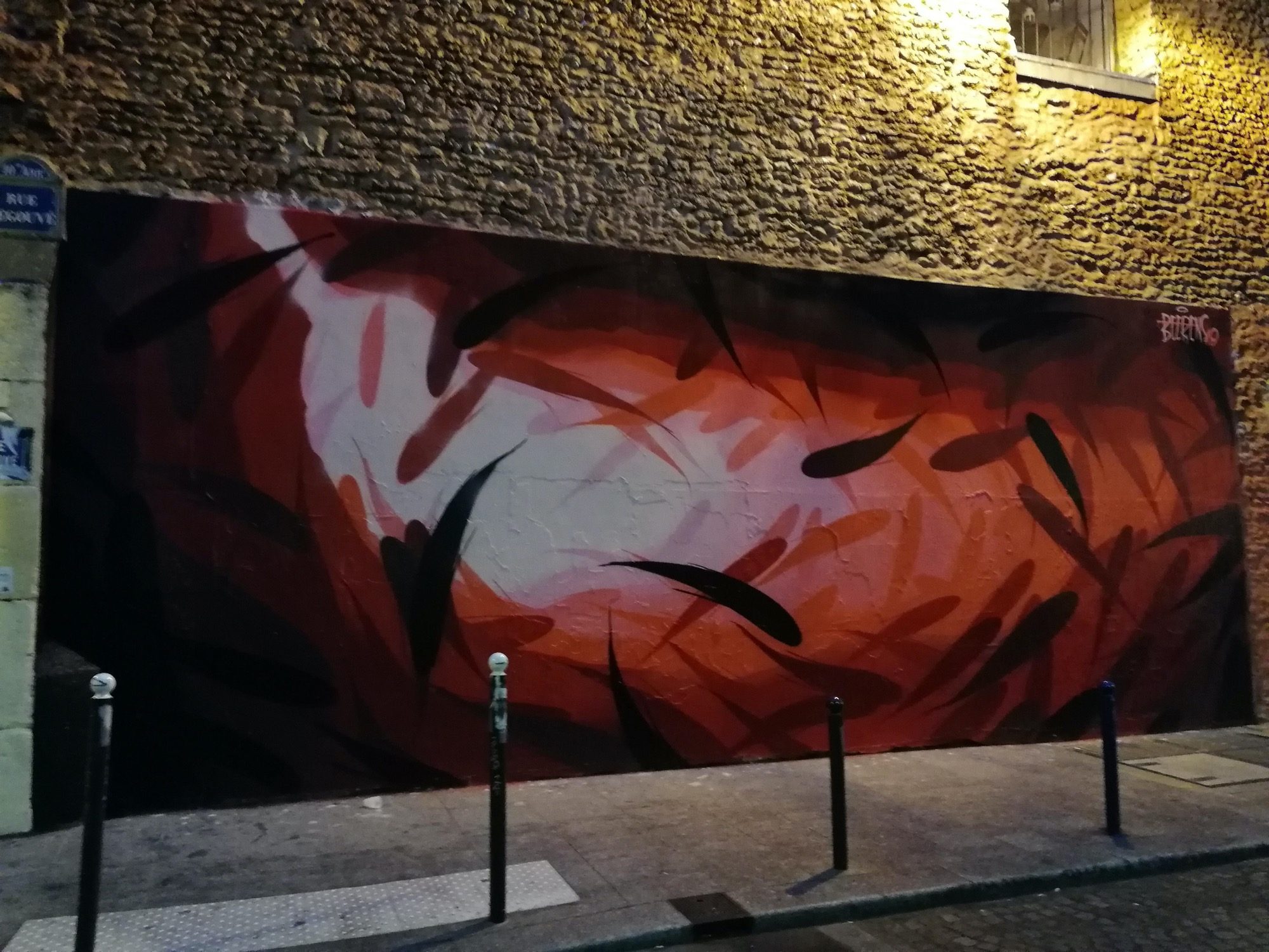 Tourbillon rouge de Beerens — Street art de Beerens à Paris