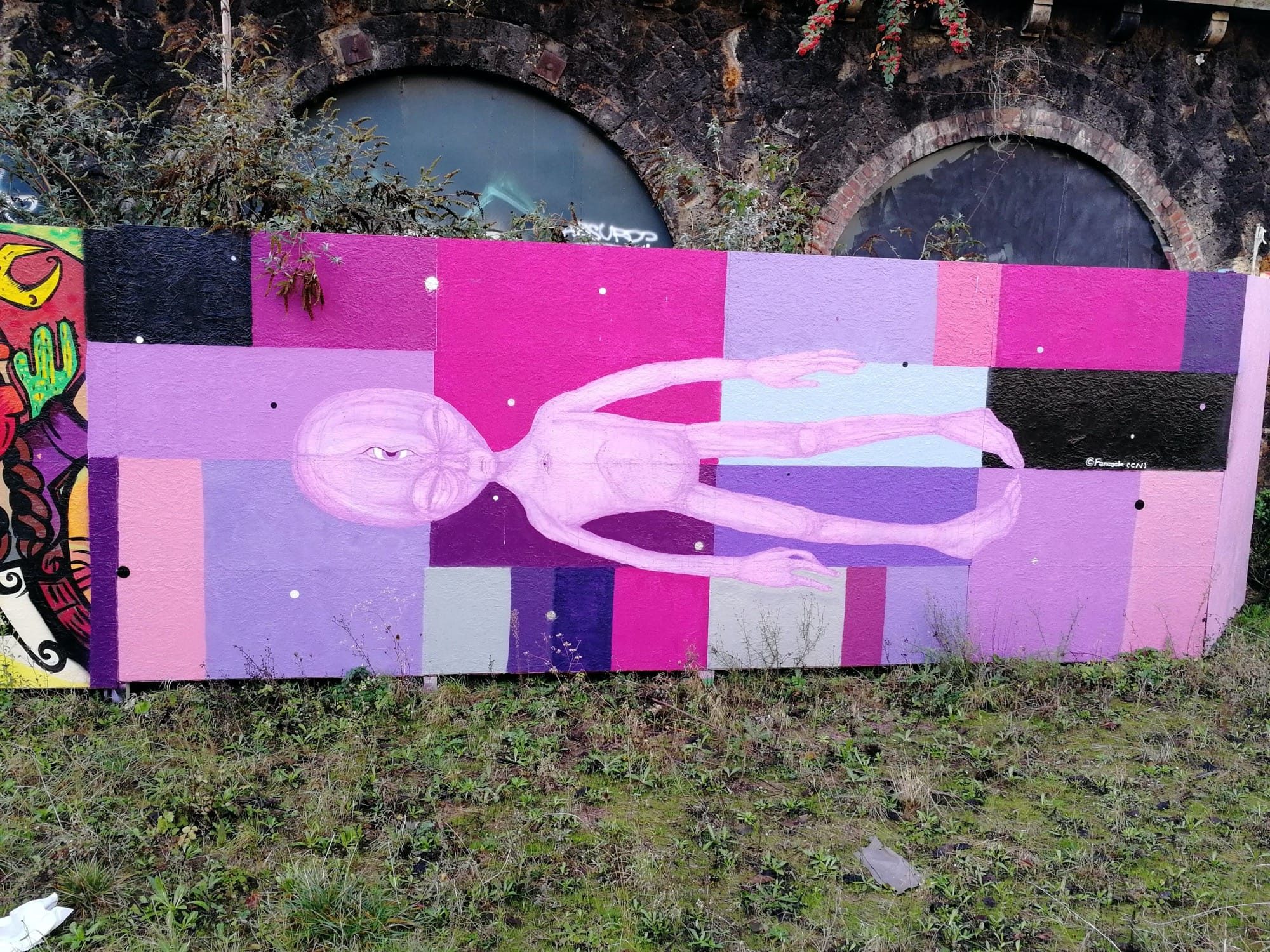 Fan Sack Floating Figure — Street art by Fan sack in Paris
