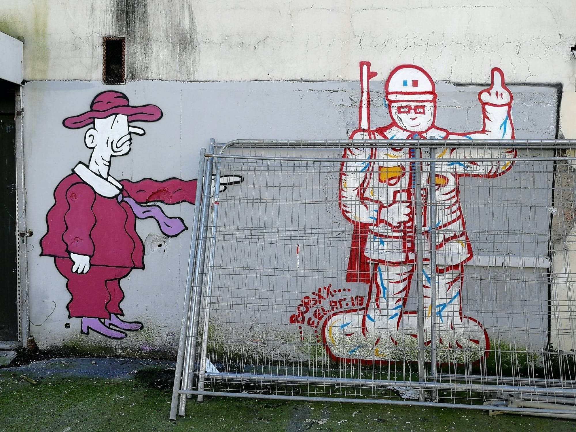 The Helmeted Man's Middle Finger — Street art in Bordeaux