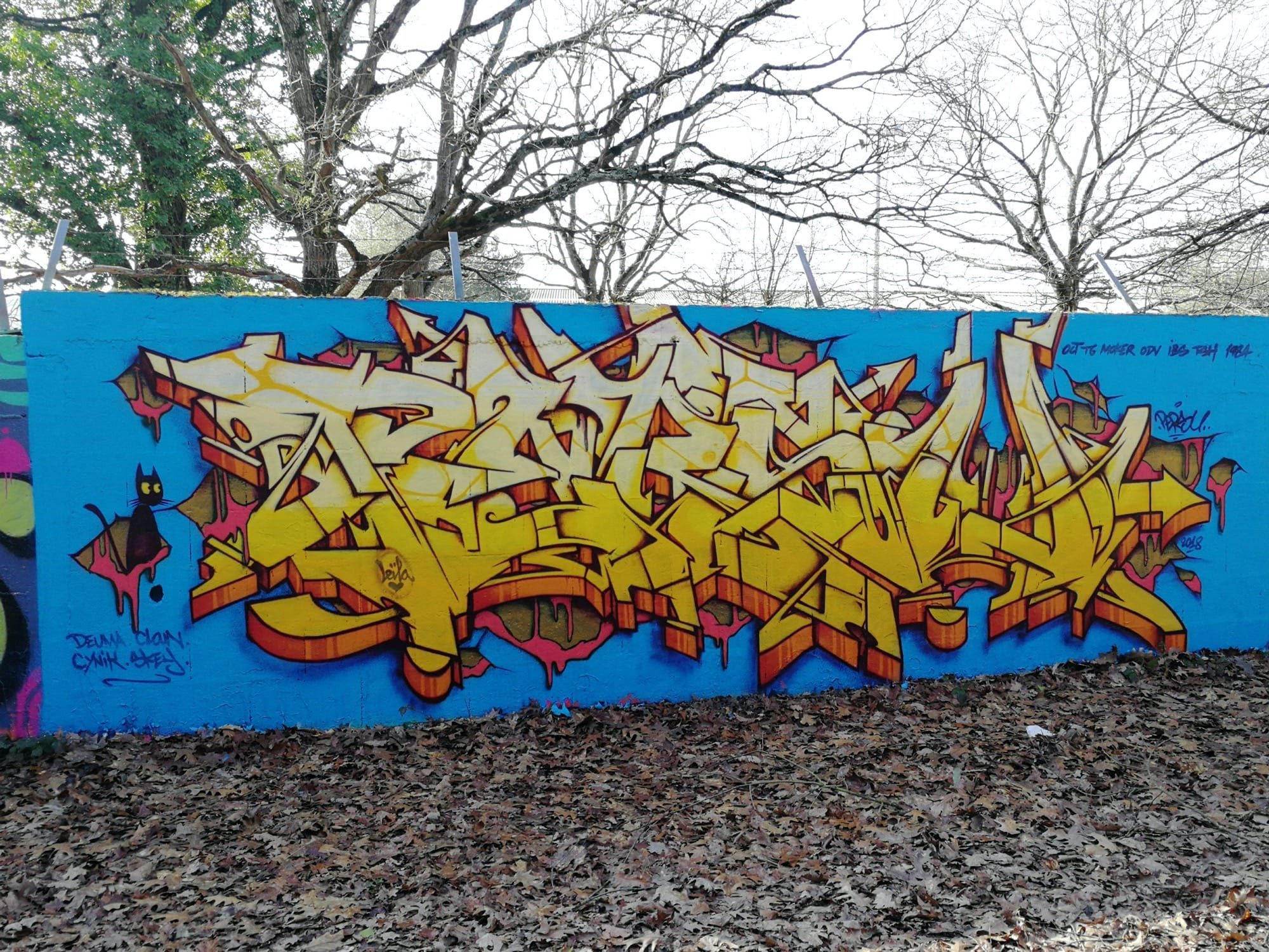Persu's Golden Wildstyle on Blue — Street art by Persu in Nantes