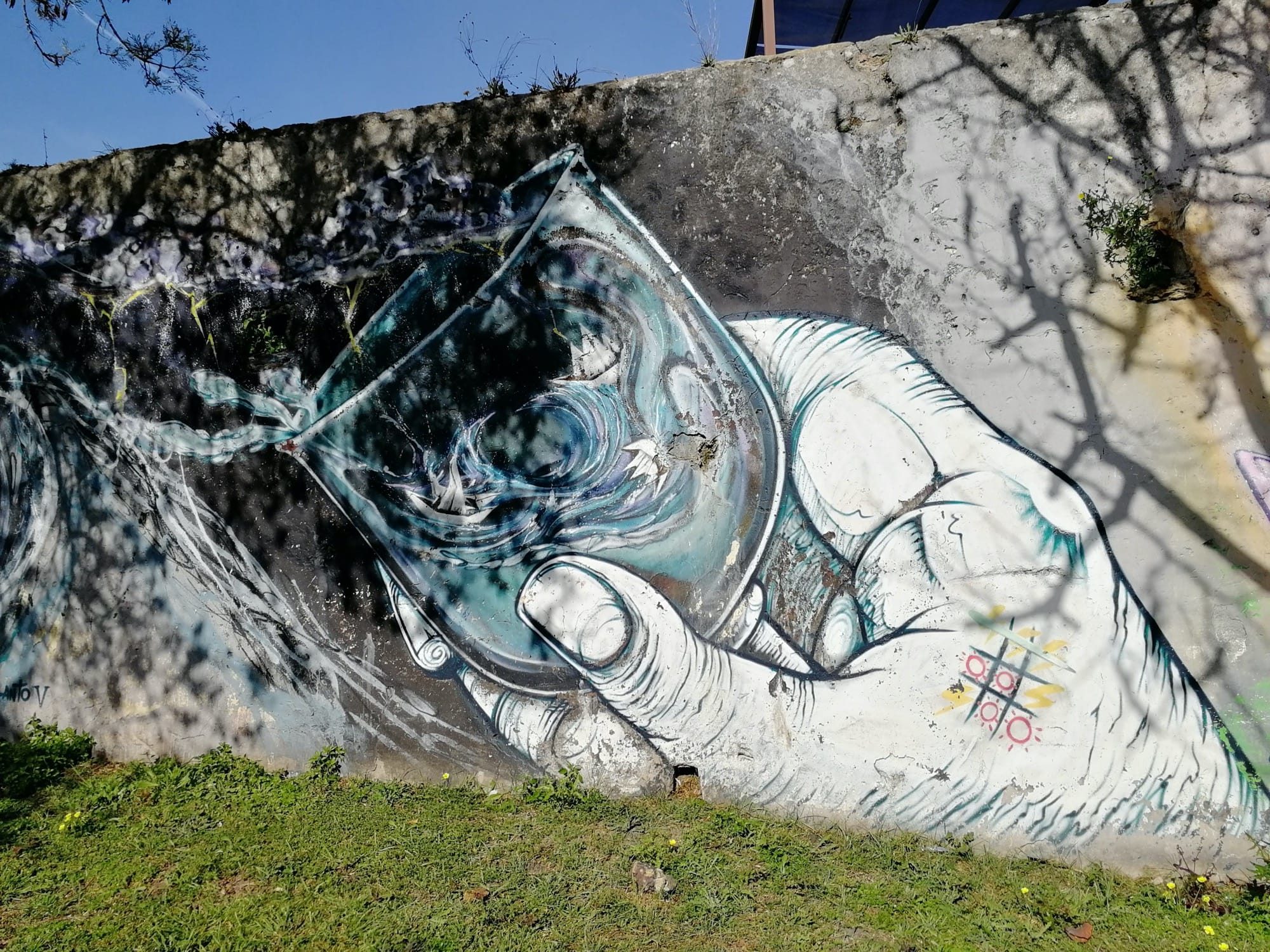 Main Réaliste Diamant Eau Belem — Street art à Lisboa