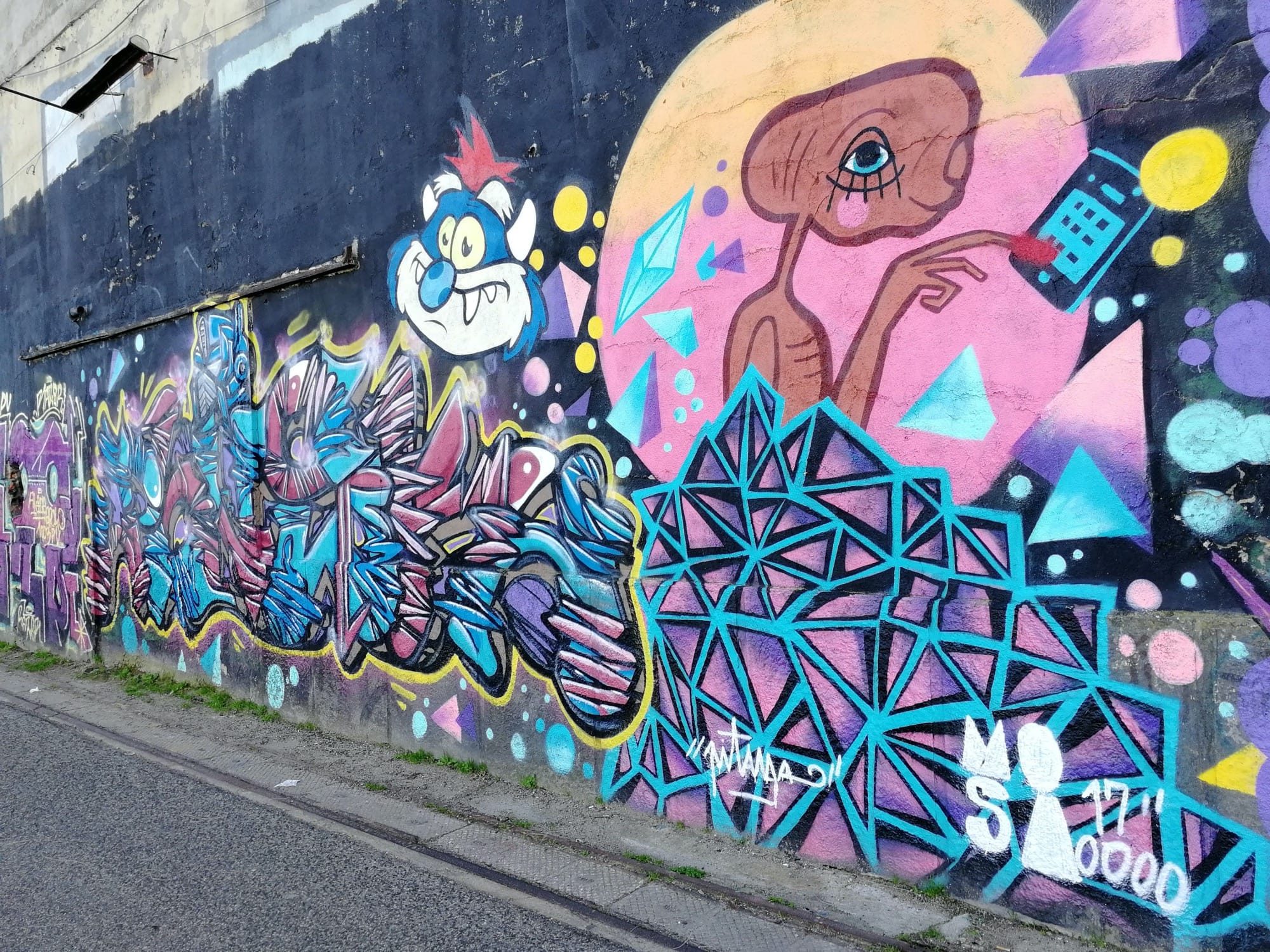 E.T. Phone Home — Mural Lisboa — Street art à Lisbon