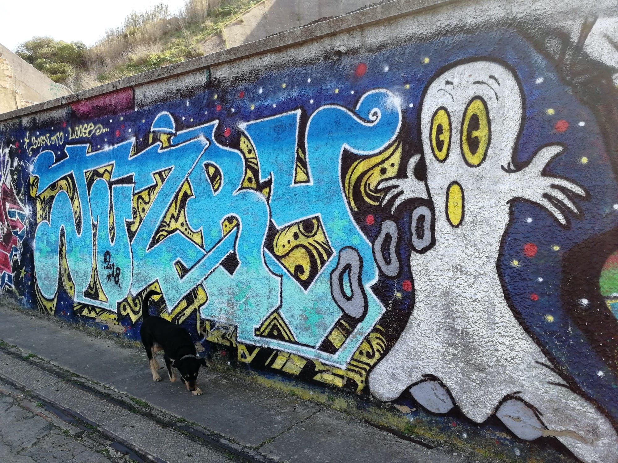 Cartoon Ghost Starry Sky - Almada — Street art in Almada